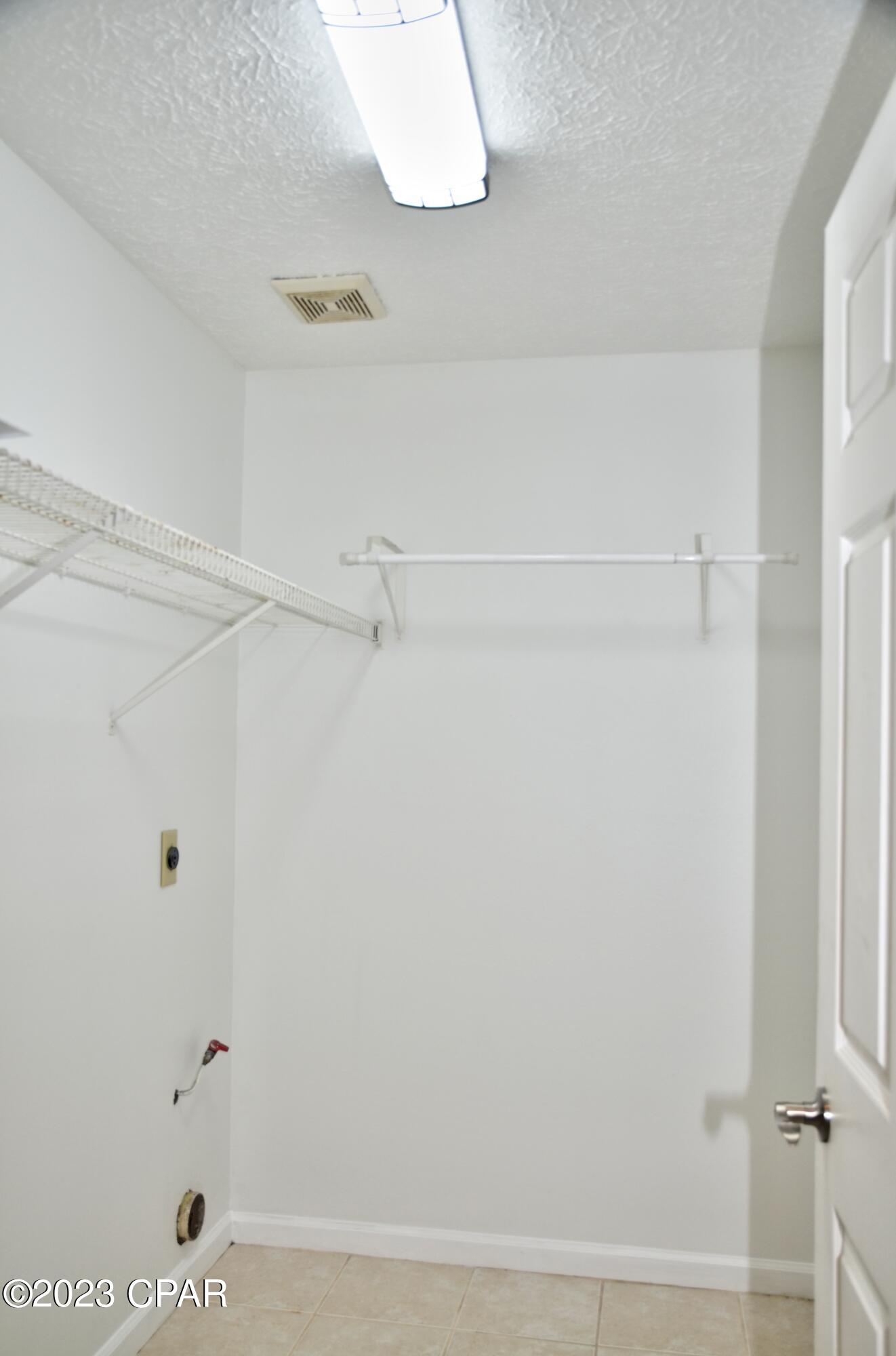 Pine Tree Place Unit 1 - Residential