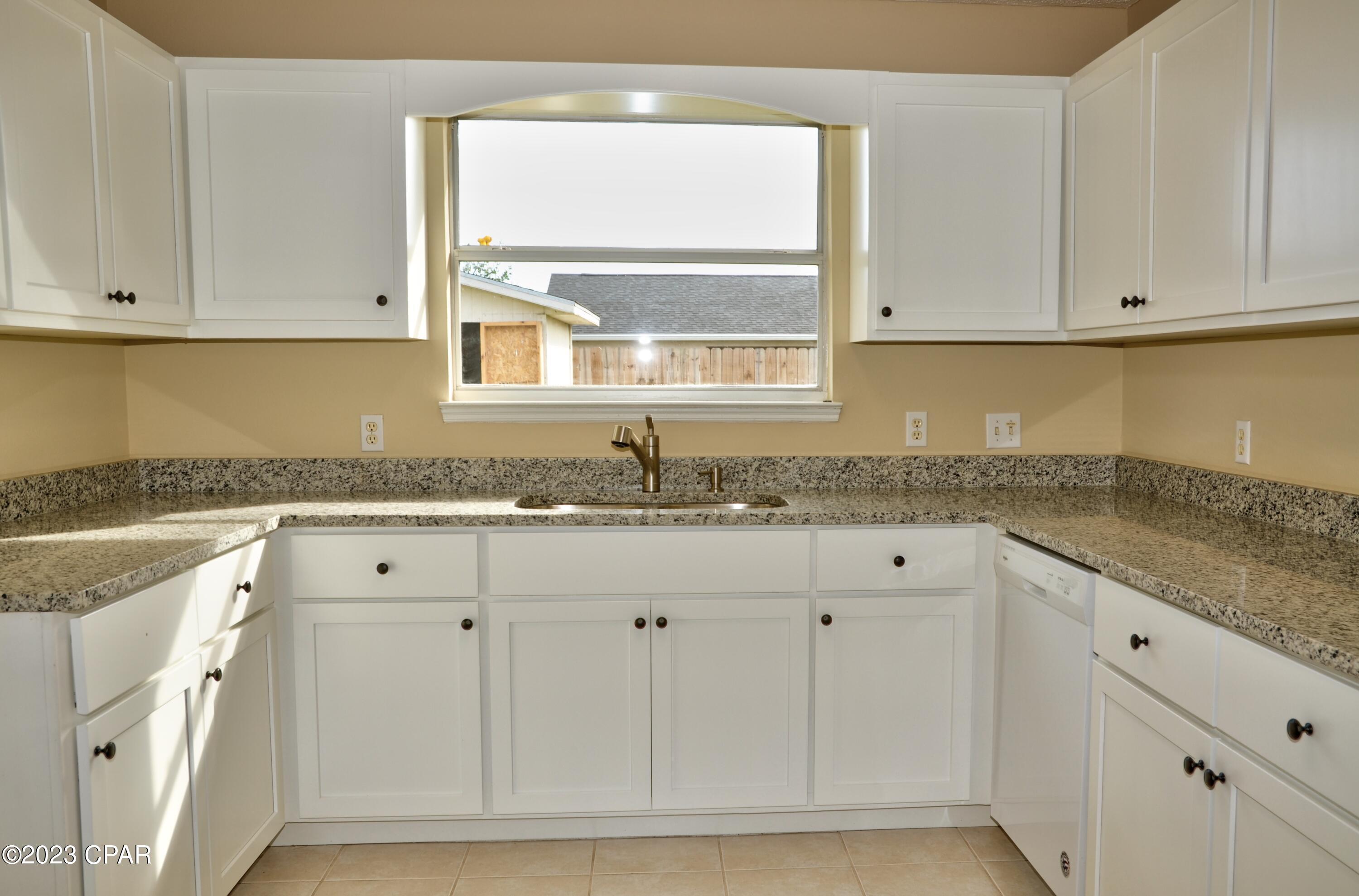 Pine Tree Place Unit 1 - Residential