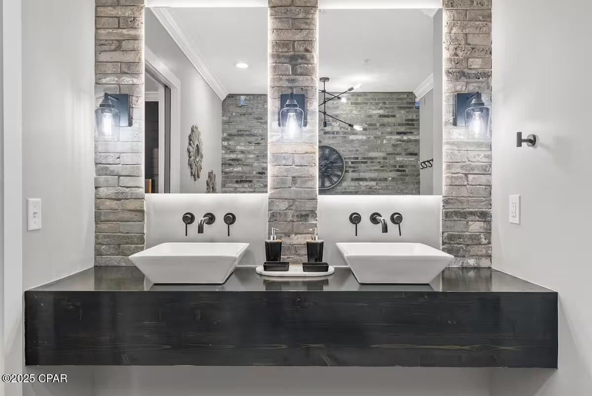 Long Beach 3rd - Residential