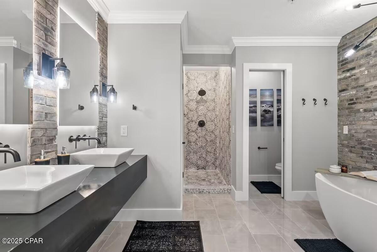 Long Beach 3rd - Residential