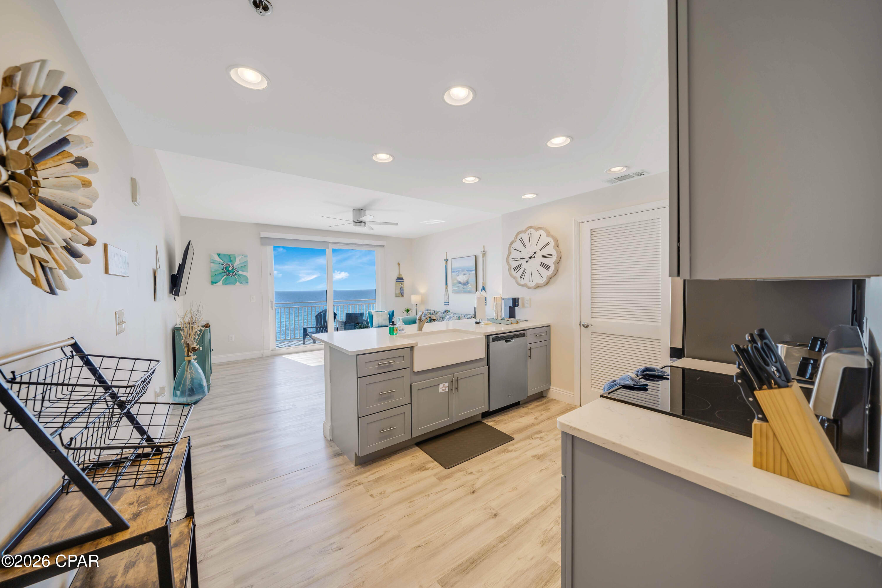 Splash Condo - Residential