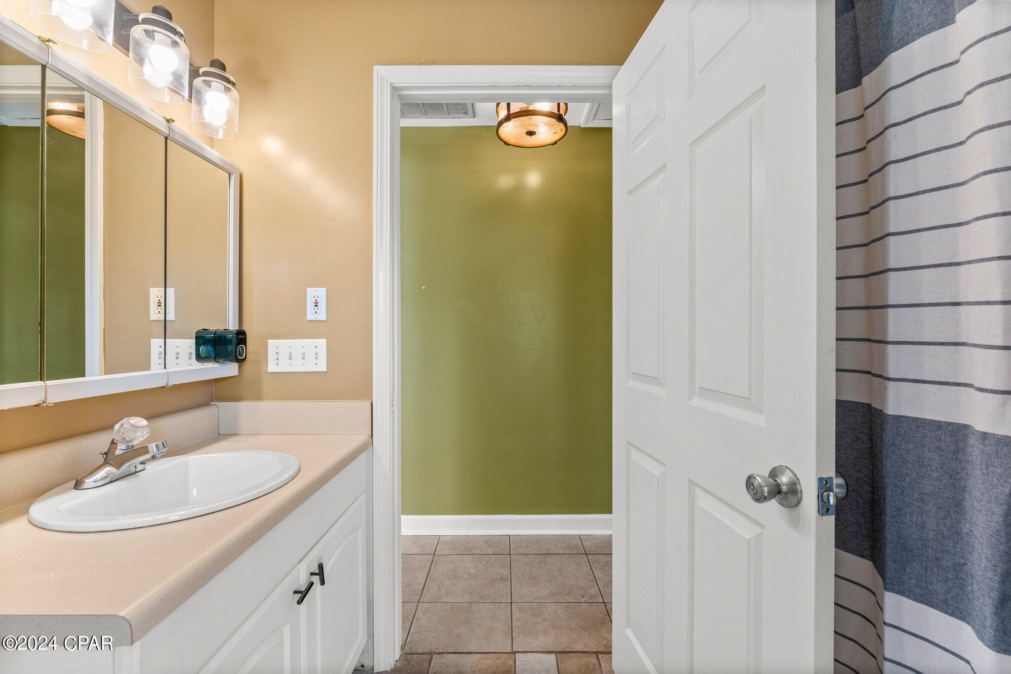 Lakewood Manor U-3 - Residential