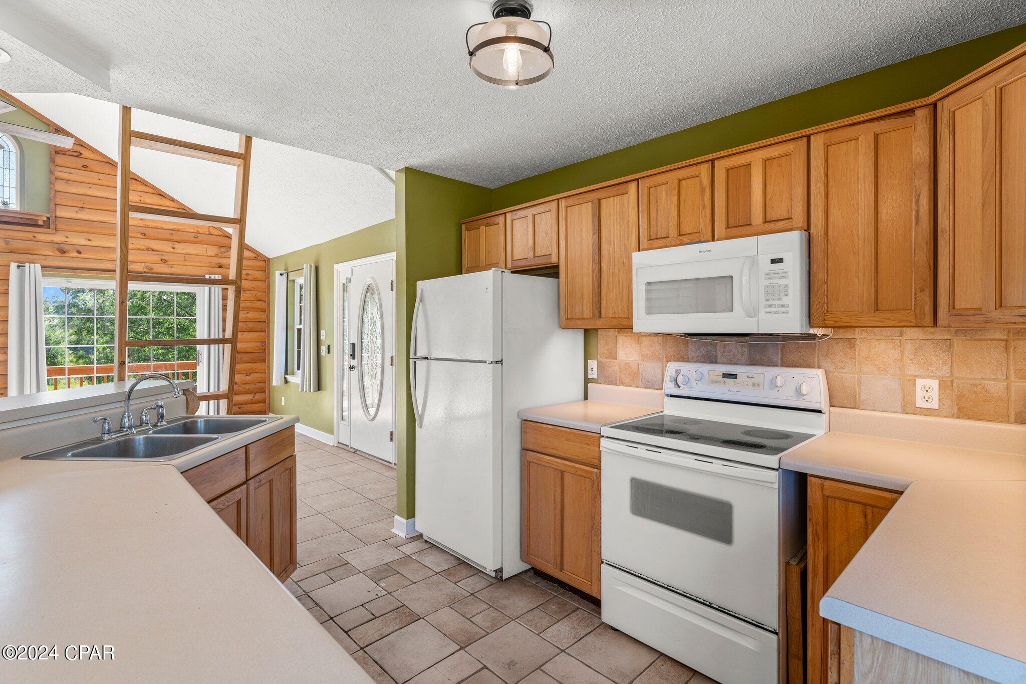 Lakewood Manor U-3 - Residential