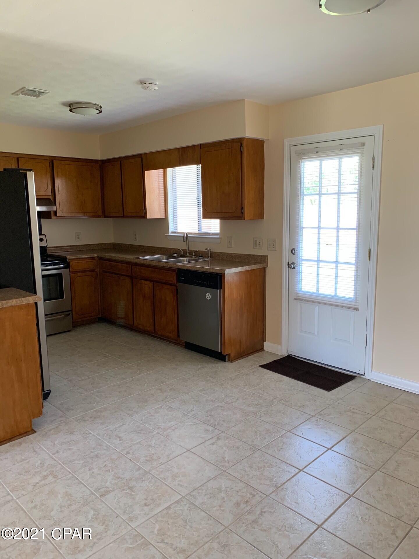 [No Recorded Subdiv] - Residential Lease