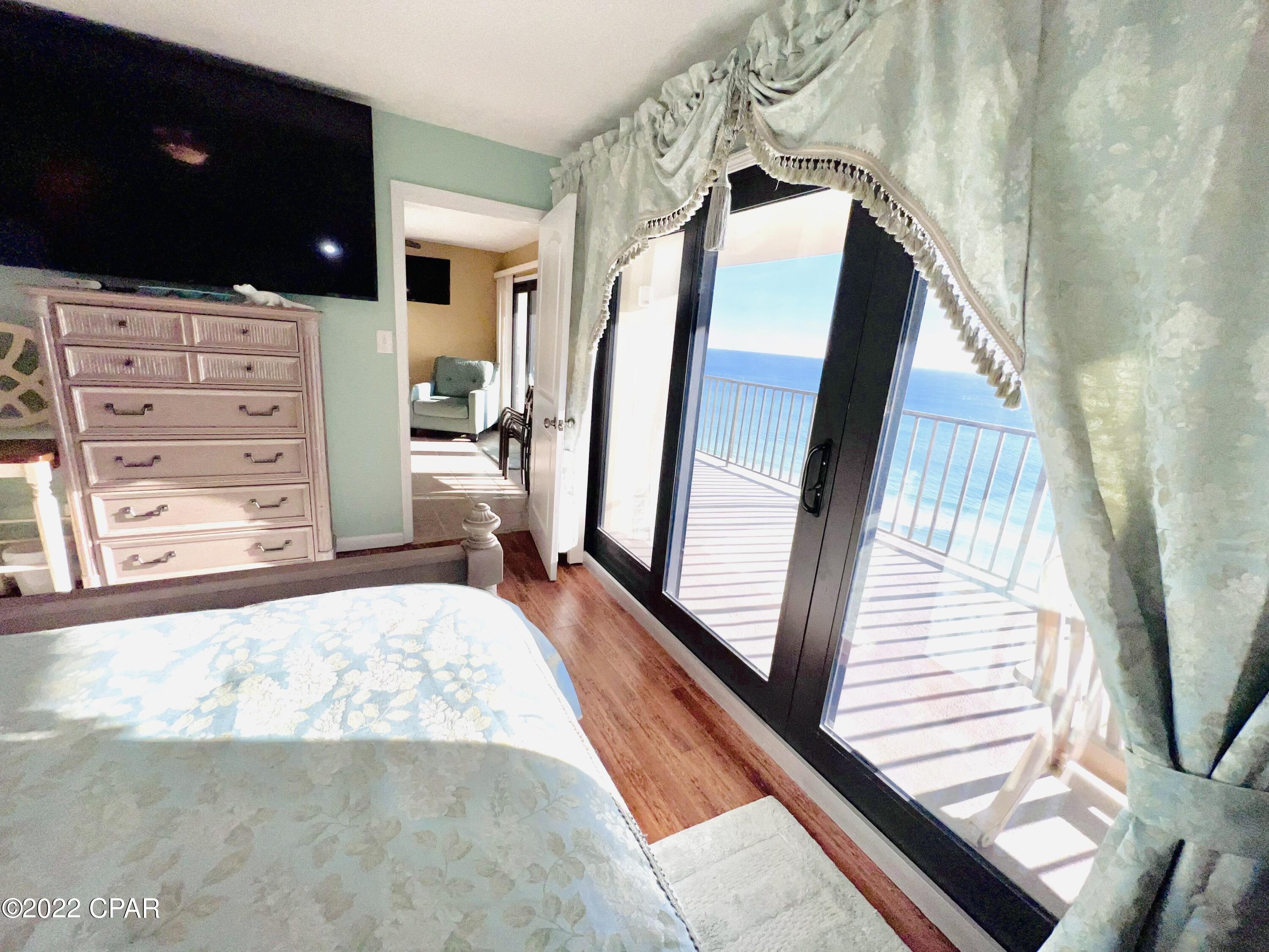 The Commodore - Residential