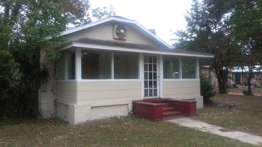 This residential home has the original 2'' hardwood flooring in the living, dinning and all 3 bedrooms with modern tile flooring in the kitchen and Front Sunroom.Outside of home painted this year. Age, SF, and dimensions approximate.