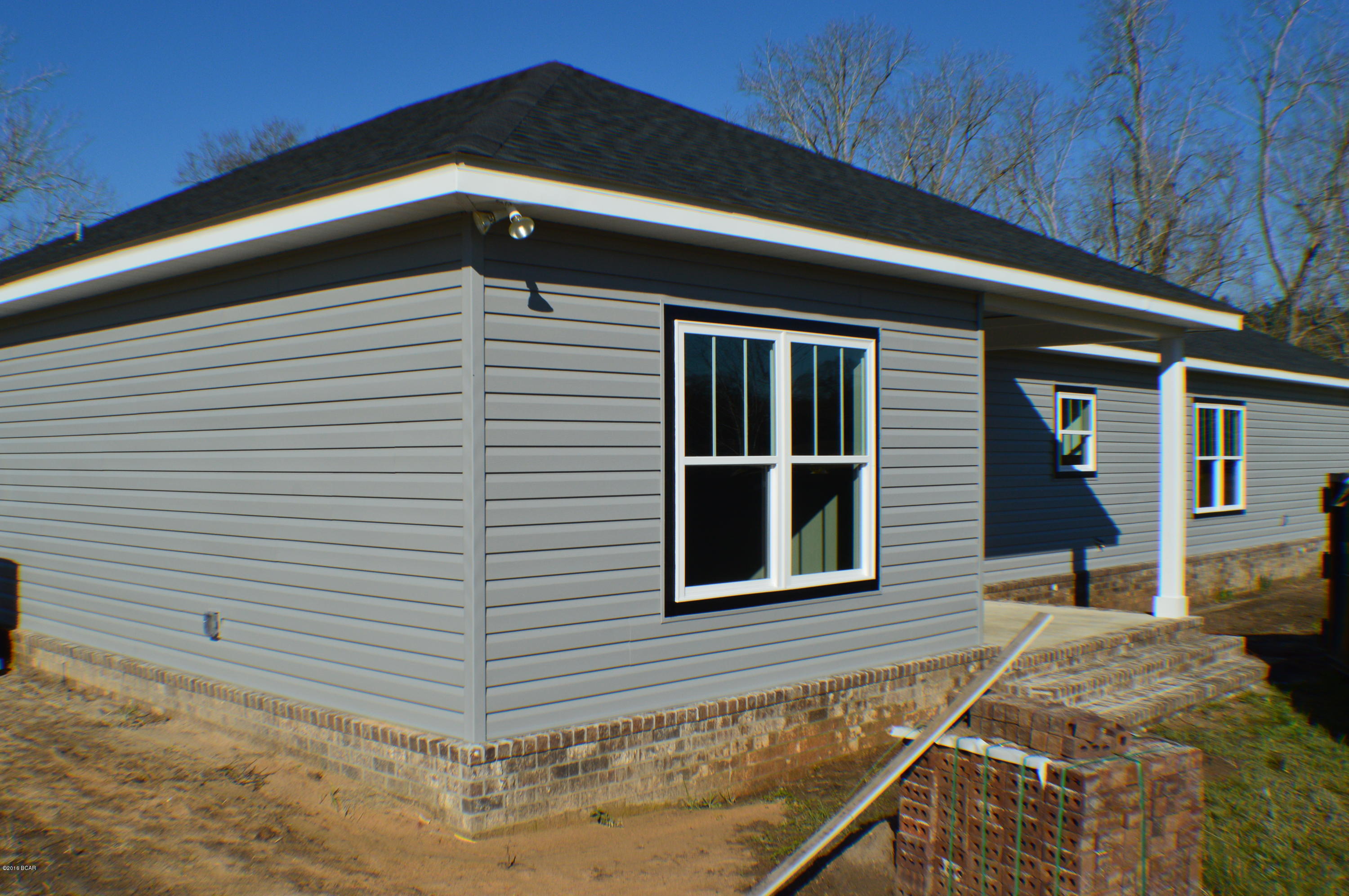 Deals Little Acres - Residential