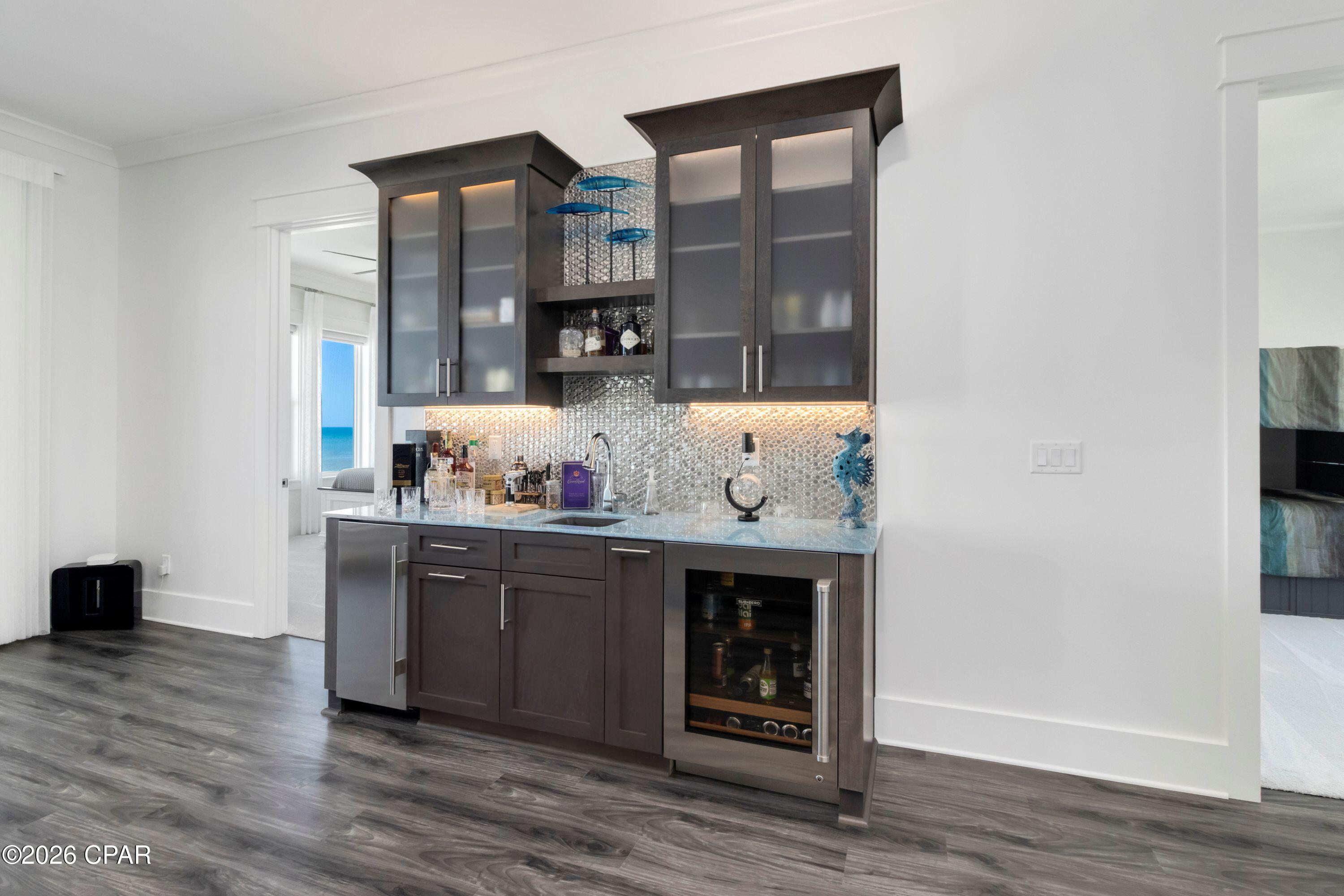 Cape Breezes - Residential