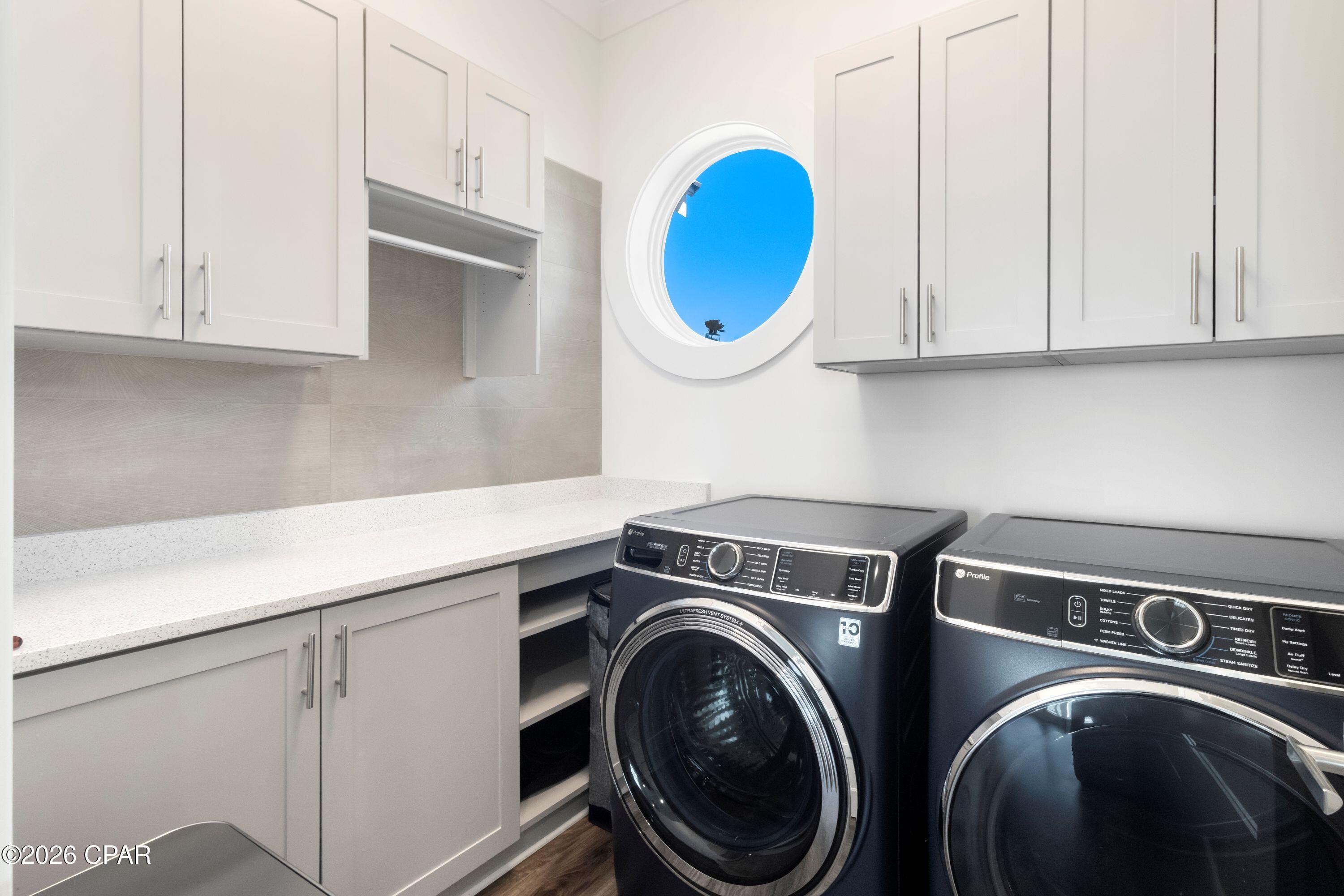 Cape Breezes - Residential