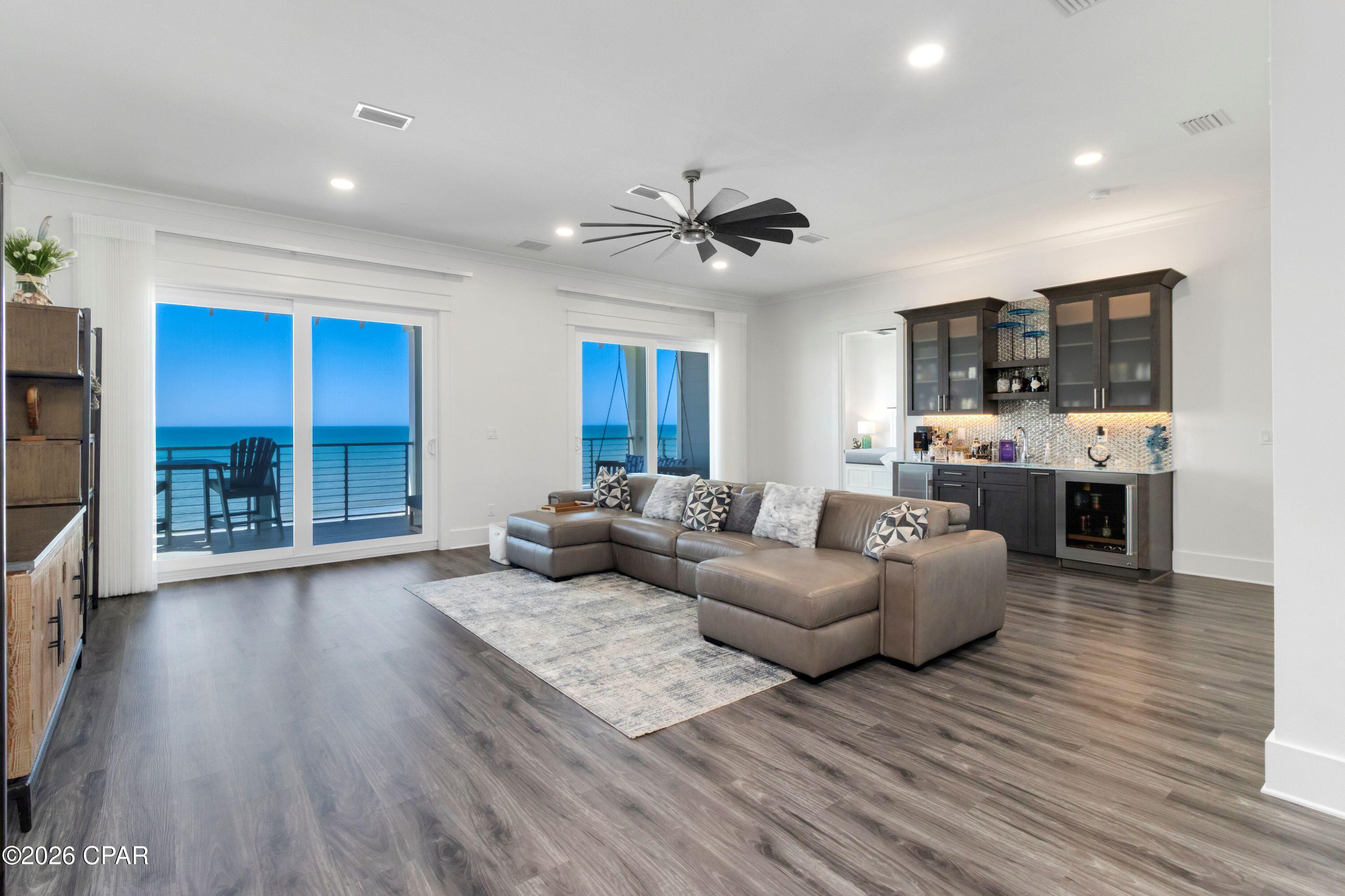 Cape Breezes - Residential