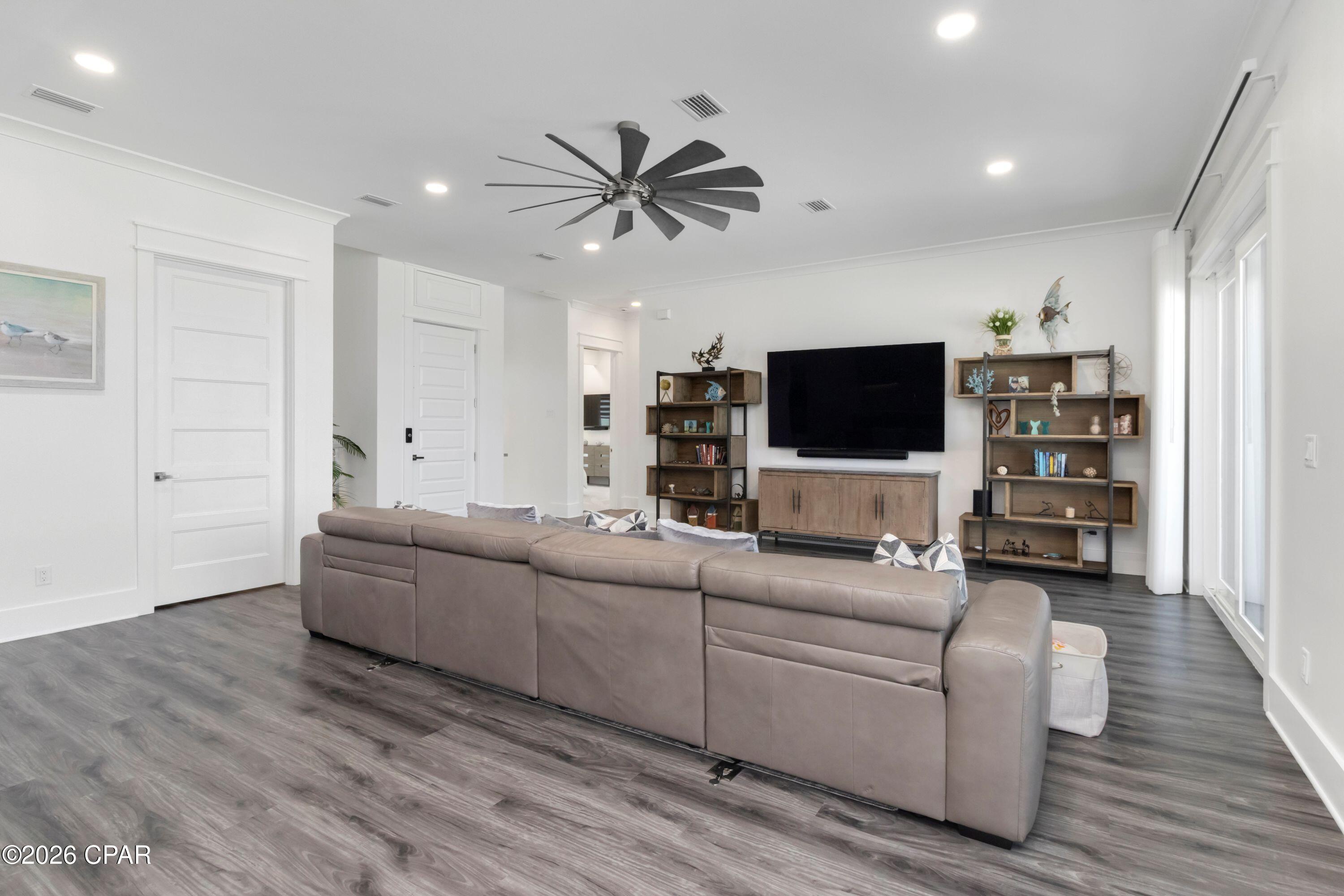 Cape Breezes - Residential