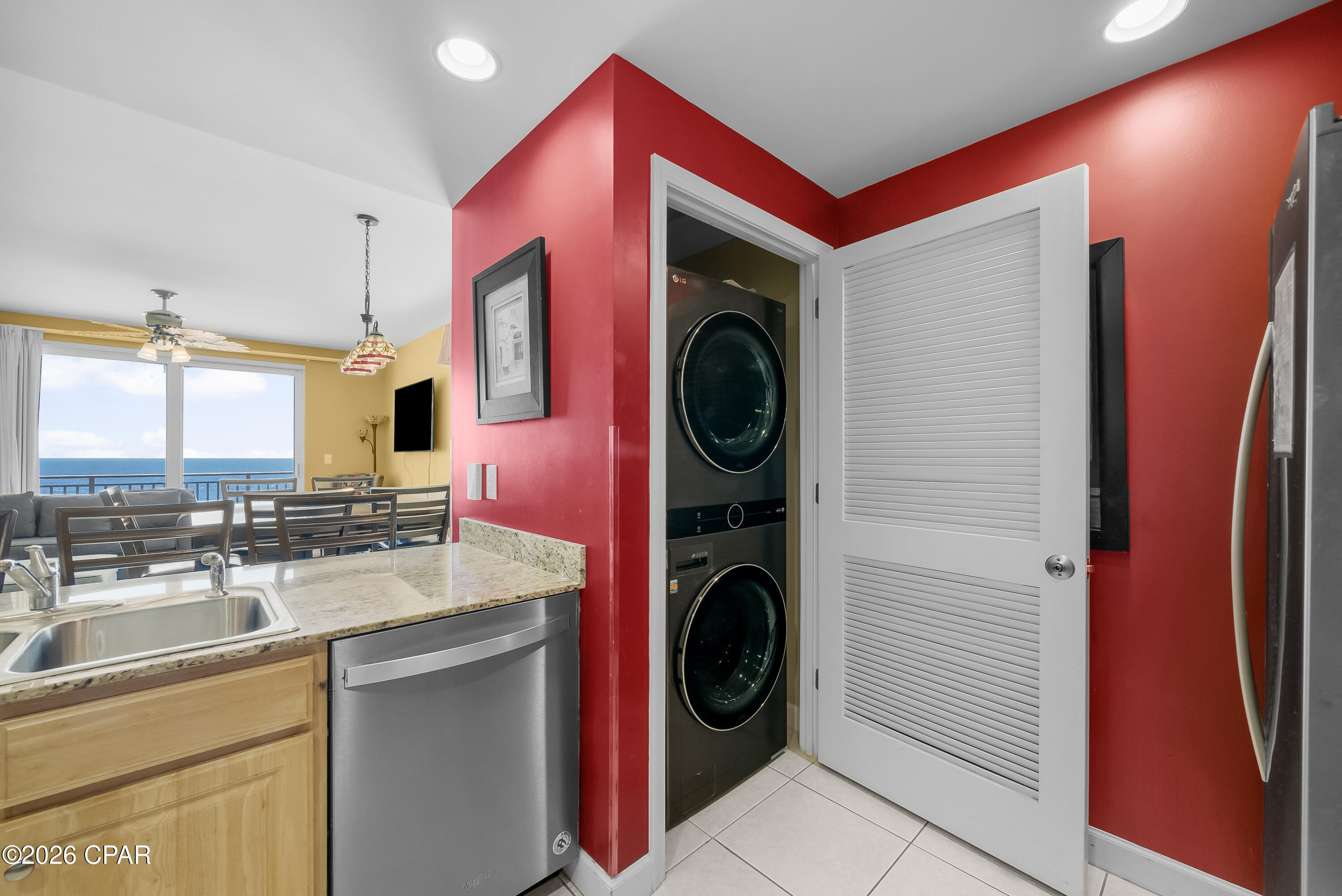 Splash Condo - Residential