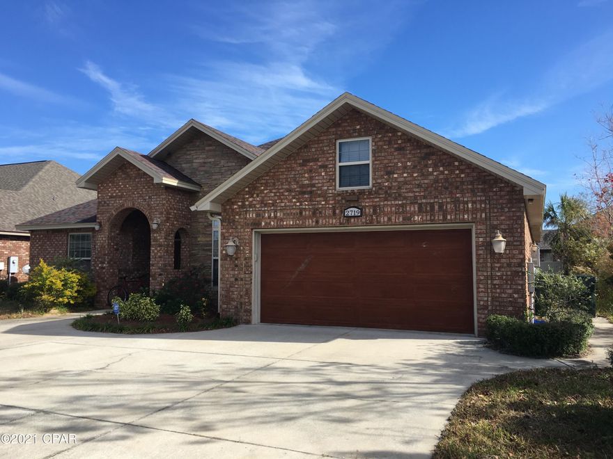 This all brick home offers 4 Bedrooms and 2 Full Baths, located in Hawk's Landing neighborhood. Has an outdoor kitchen perfect for entertaining. Inside you will find an open floor plan that seamlessly connects the formal living and dining room areas. A spacious kitchen that comes outfitted with plenty of cabinet and counter space. Master bedroom has a sitting room and an en suite with separate tiled shower, jacuzzi tub, and double sink vanities.



*Military Rent would be $2100.00 a month and $1500.00 deposit *



*All pets are a part of the application process and subject to the homeowner's approval $500.00 For first pet and $250.00 for each additional pet*