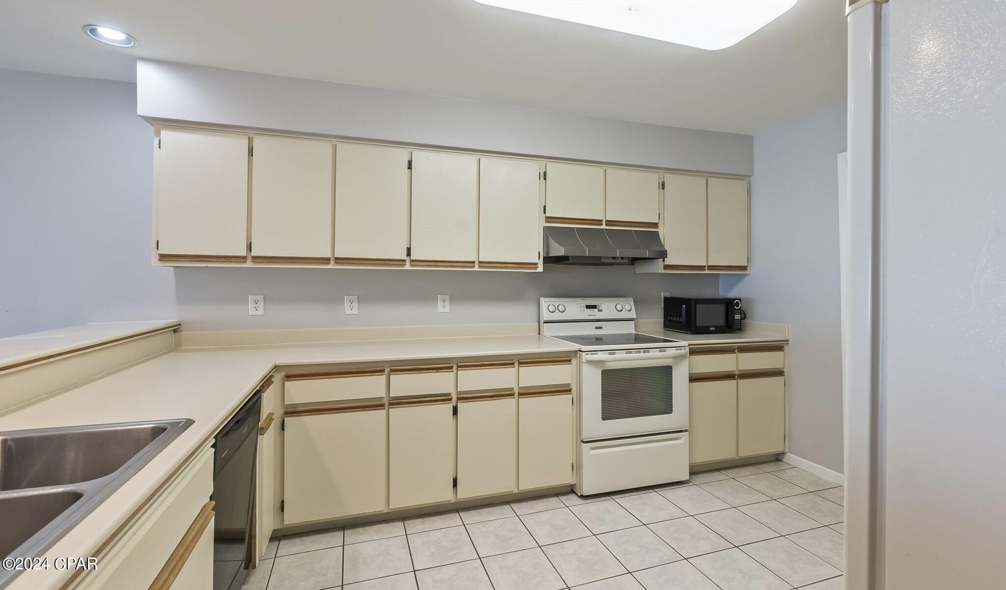 Colony Club Hrbr Ph 1 - Residential