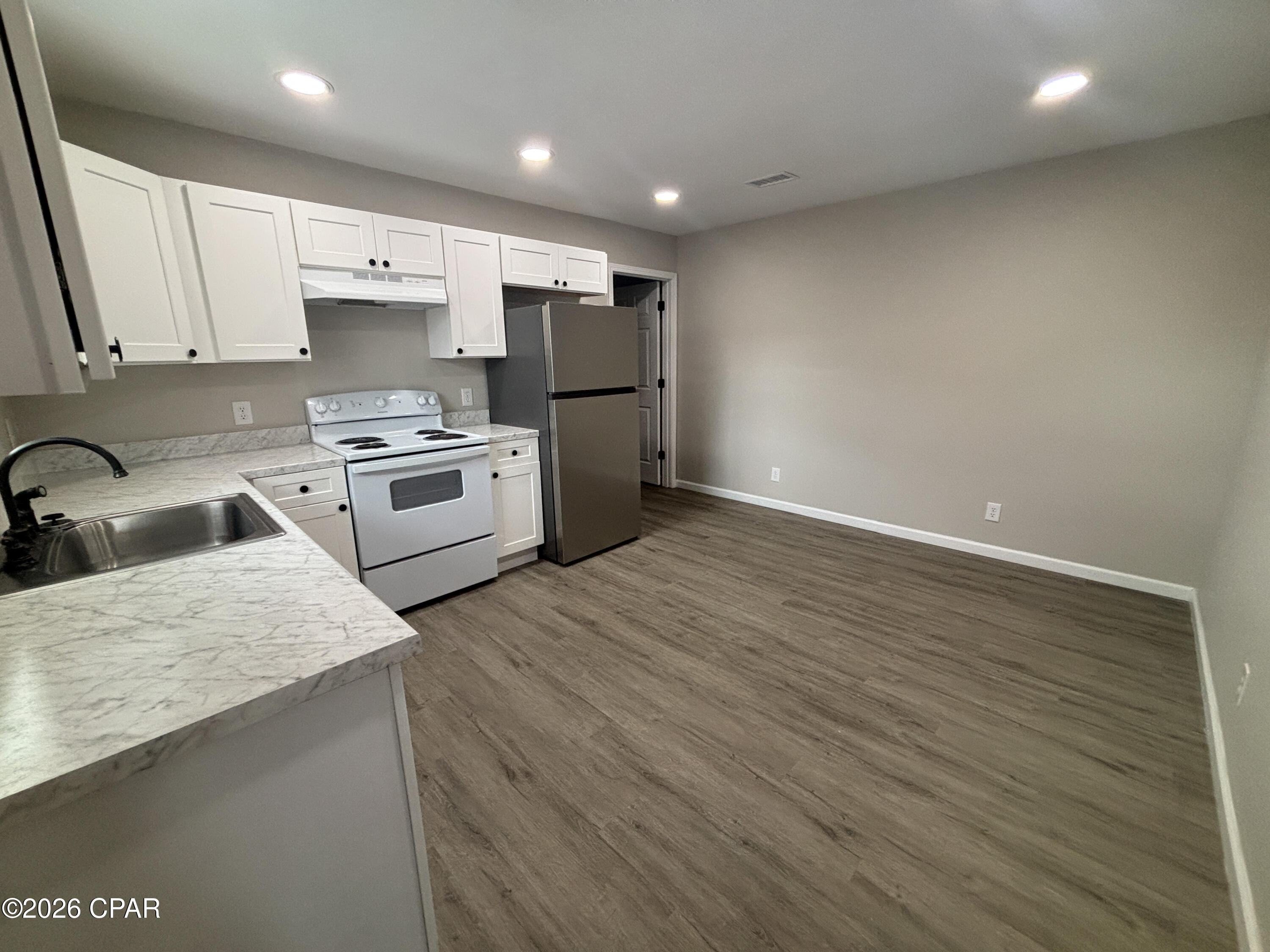 [No Recorded Subdiv] - Residential Lease