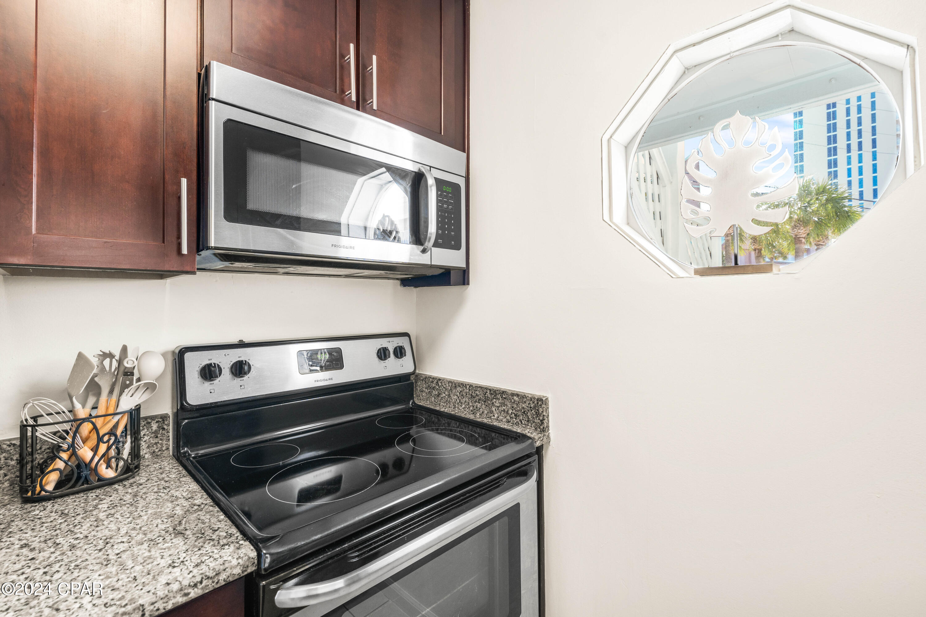 Panama City Beach, Florida 32413, United States, 2 Bedrooms Bedrooms, ,1 BathroomBathrooms,Residential,Pending,61056