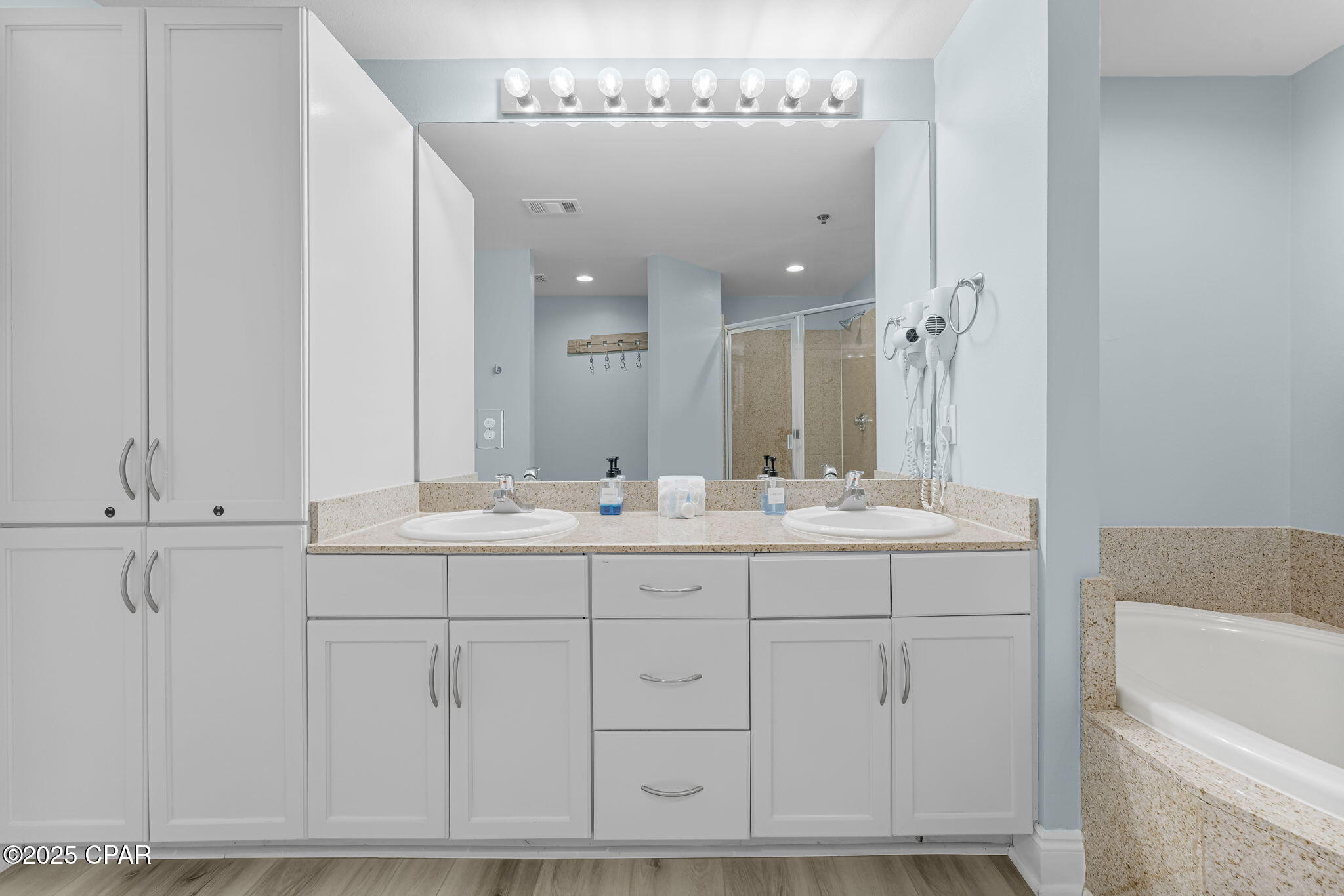 Laketown Wharf - Residential