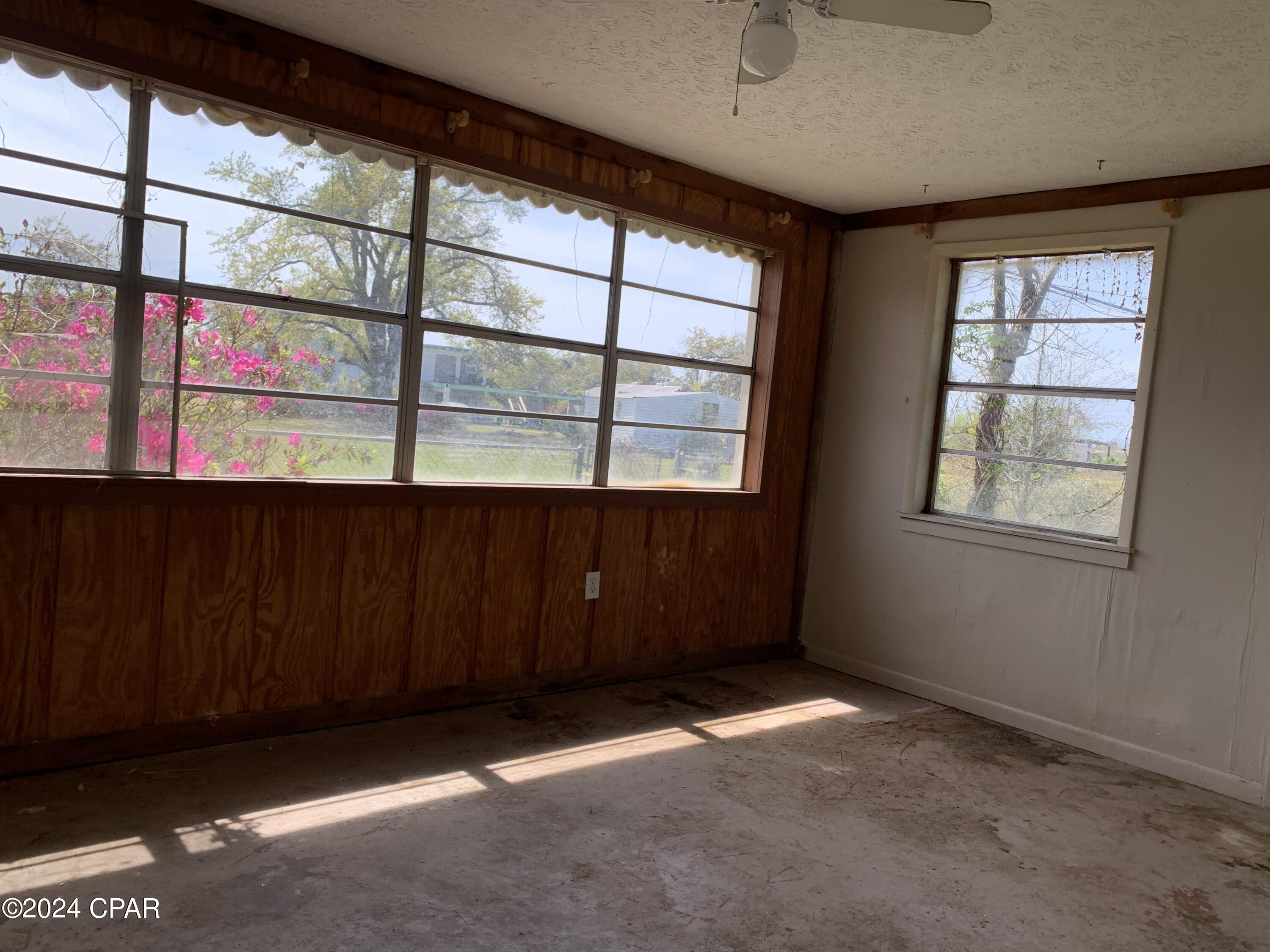 [No Recorded Subdiv] - Commercial Sale