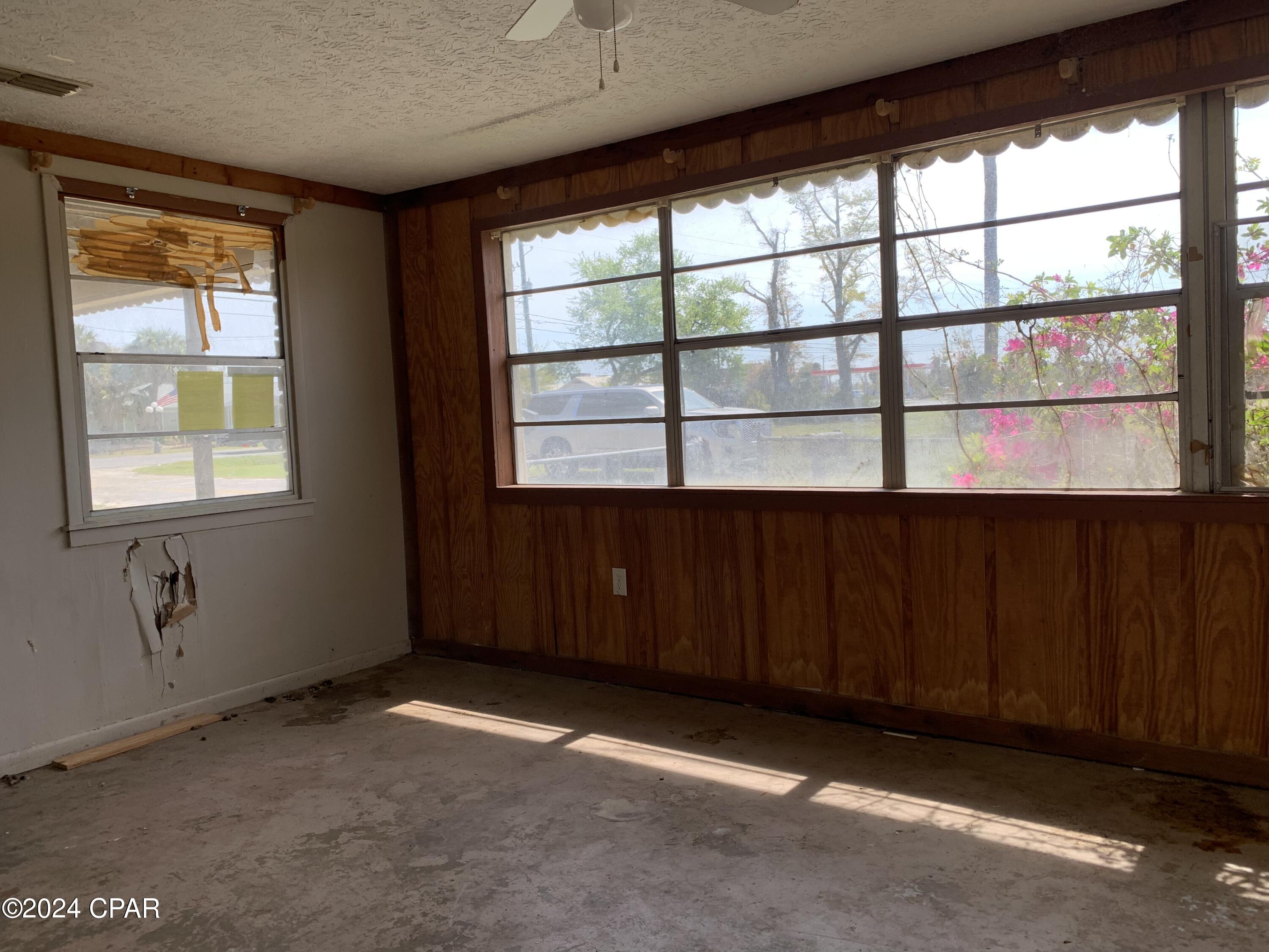 [No Recorded Subdiv] - Commercial Sale