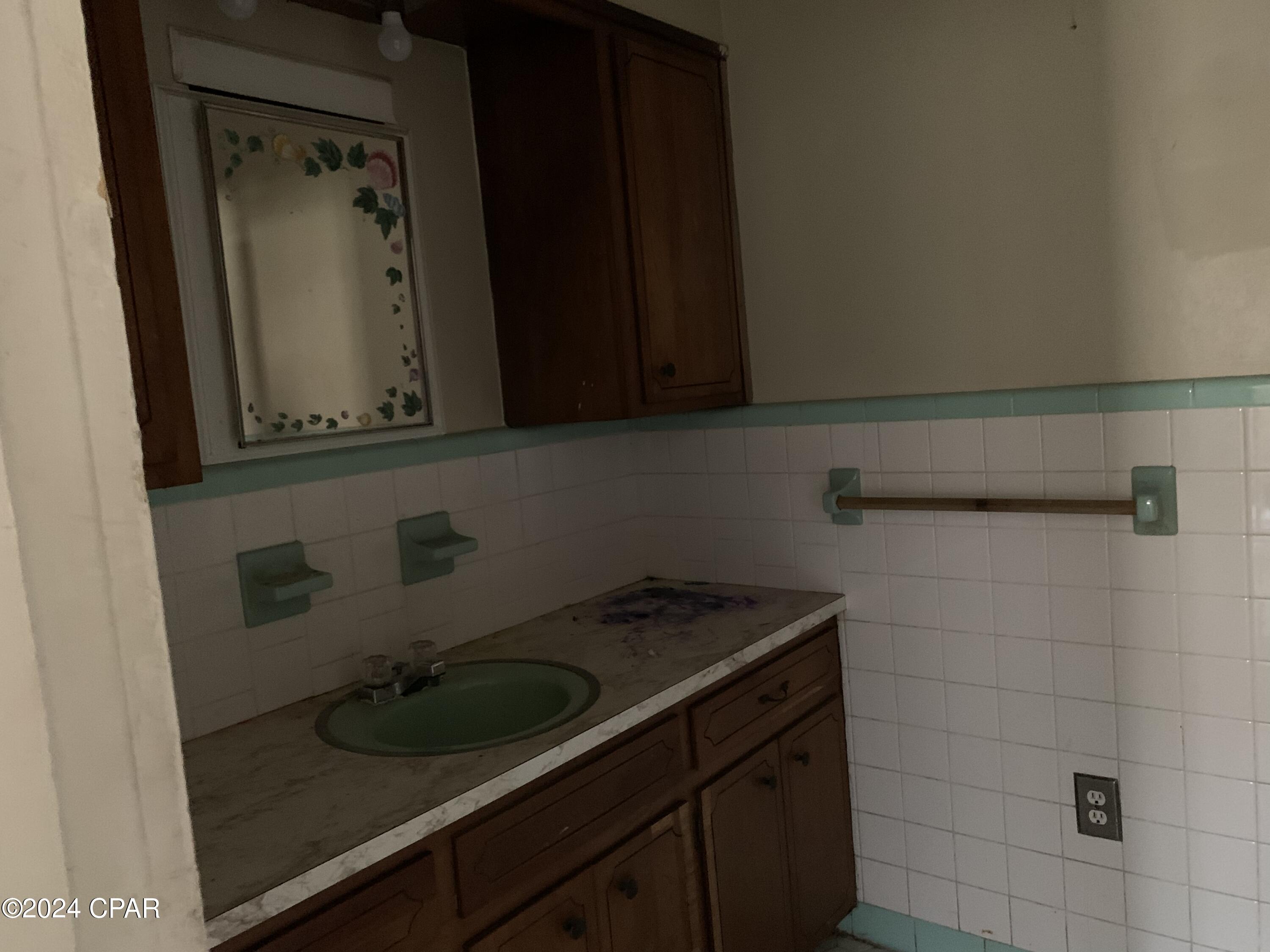 [No Recorded Subdiv] - Commercial Sale