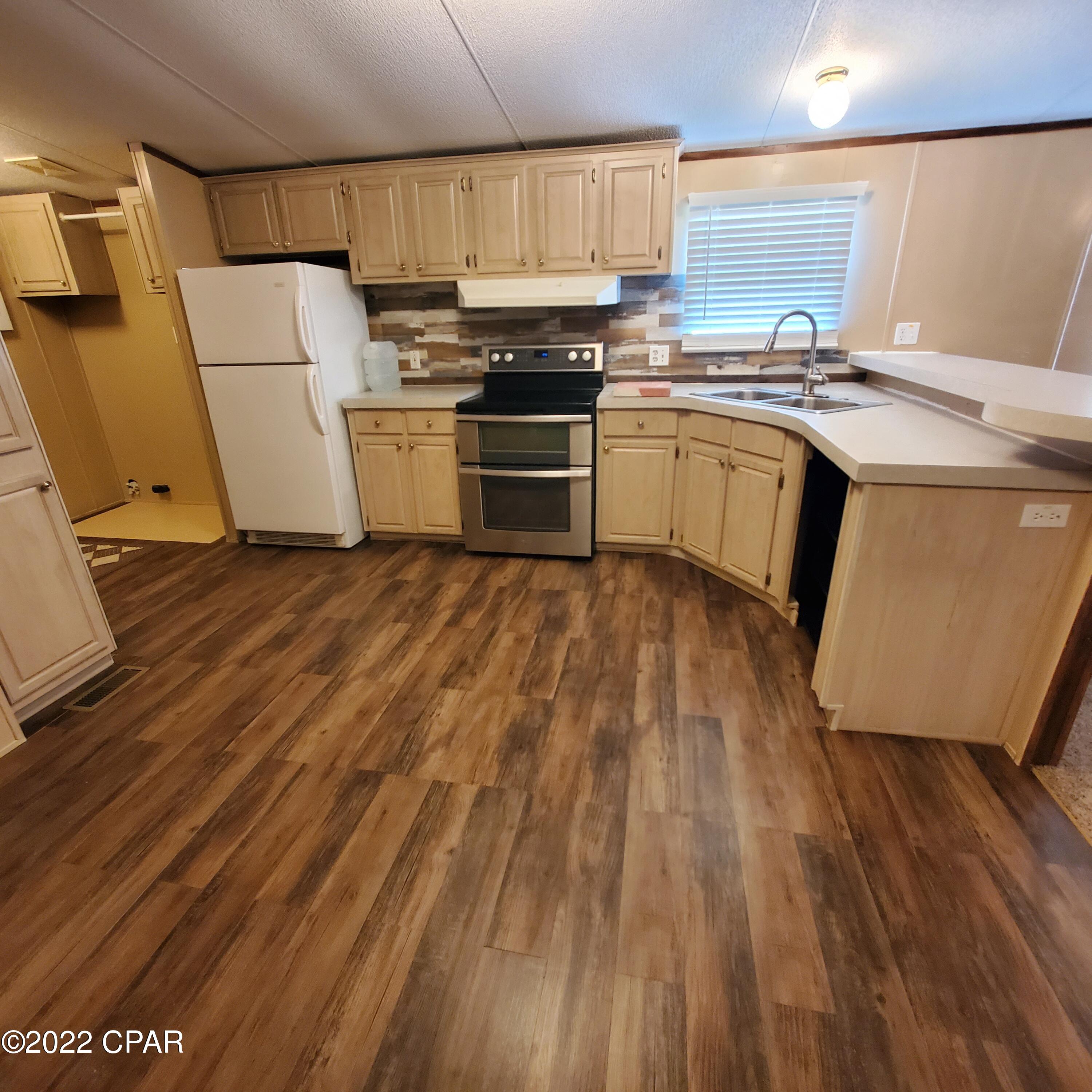 [No Recorded Subdiv] - Residential Lease