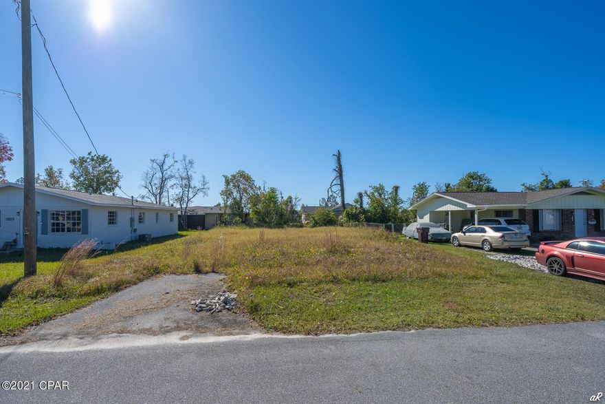 Cleared lot for you to build your dream home. Close to Tyndall Air Force Base and nestled in the heart of Callaway. Lot is high and dry and in Flood Zone X. Previous home was cleared and had power, city water, city sewer and gas.



Survey under documents tab is original but no longer has structure on lot. 



Buyer to verify all information if important.