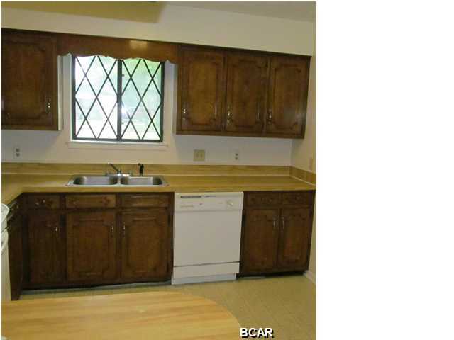 Bay Park Manor - Residential Lease