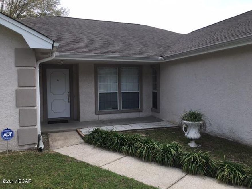 SUPER NICE 3bd 2ba 1,678sqft home for lease in Callaway Point subdivision. New interior paint, wood laminate/tile/carpet flooring; wood burning fireplace. Kitchen open to family room; Master bedroom has a bonus nook/office/nursery off to the side - see pics. W/D hook-up. 2 car garage.