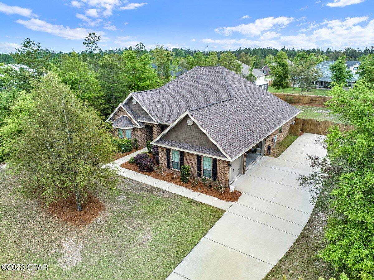 Lake Merial - Residential