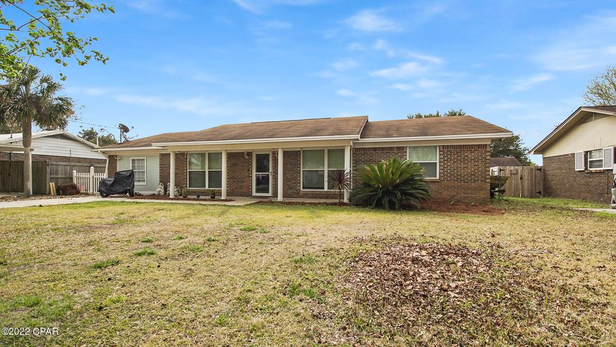 CURRENTLY UNDER CONTRACT, SELLER ACCEPTING BACKUP OFFERS

Location, Location, Location! Just steps away from Scott Field Park and minutes to the white sand beaches. 3 bed, 2 bath on a large lot; enjoy the fenced in back yard and large indoor bonus space this home offers. Both are perfect for entertaining! Not to mention, there is NO HOA! Home also has solar panels.