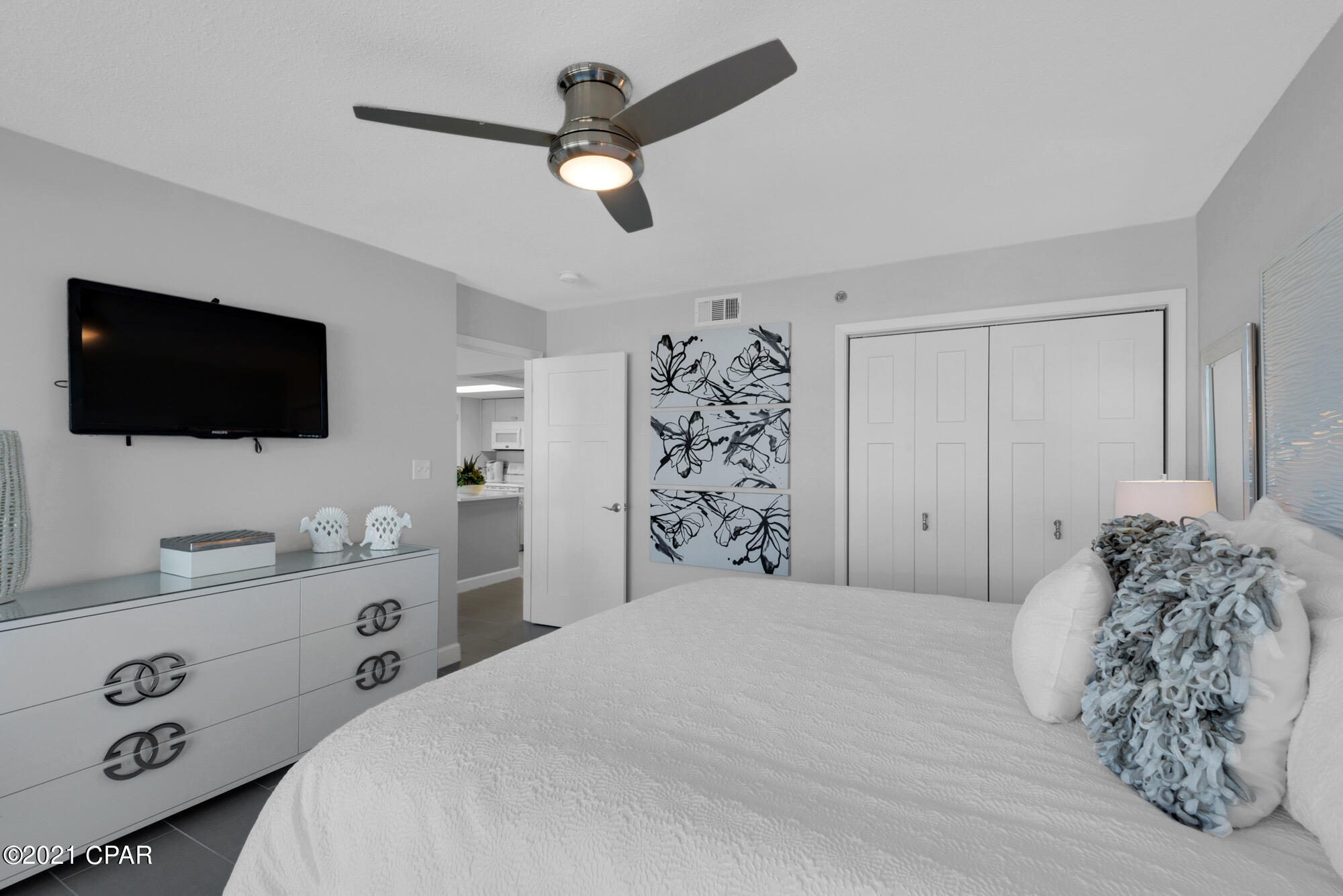 Long Beach Towers IV - Residential