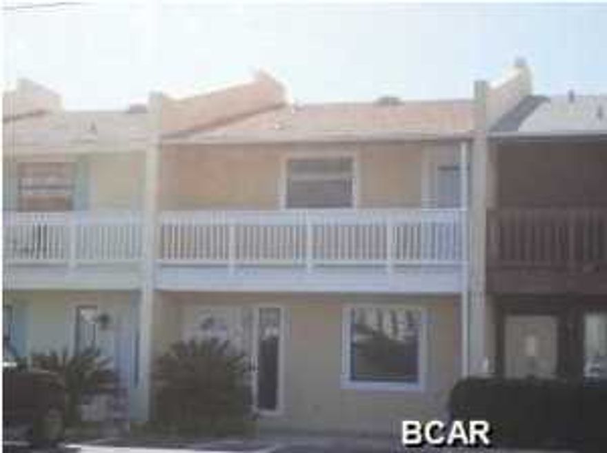 2 bed 2.5 bath townhouse, completely renovated inside and out! New paint, new floors, great location, close to the beach and state park. NO ELECTRONIC SIGNATURES ACCEPTED