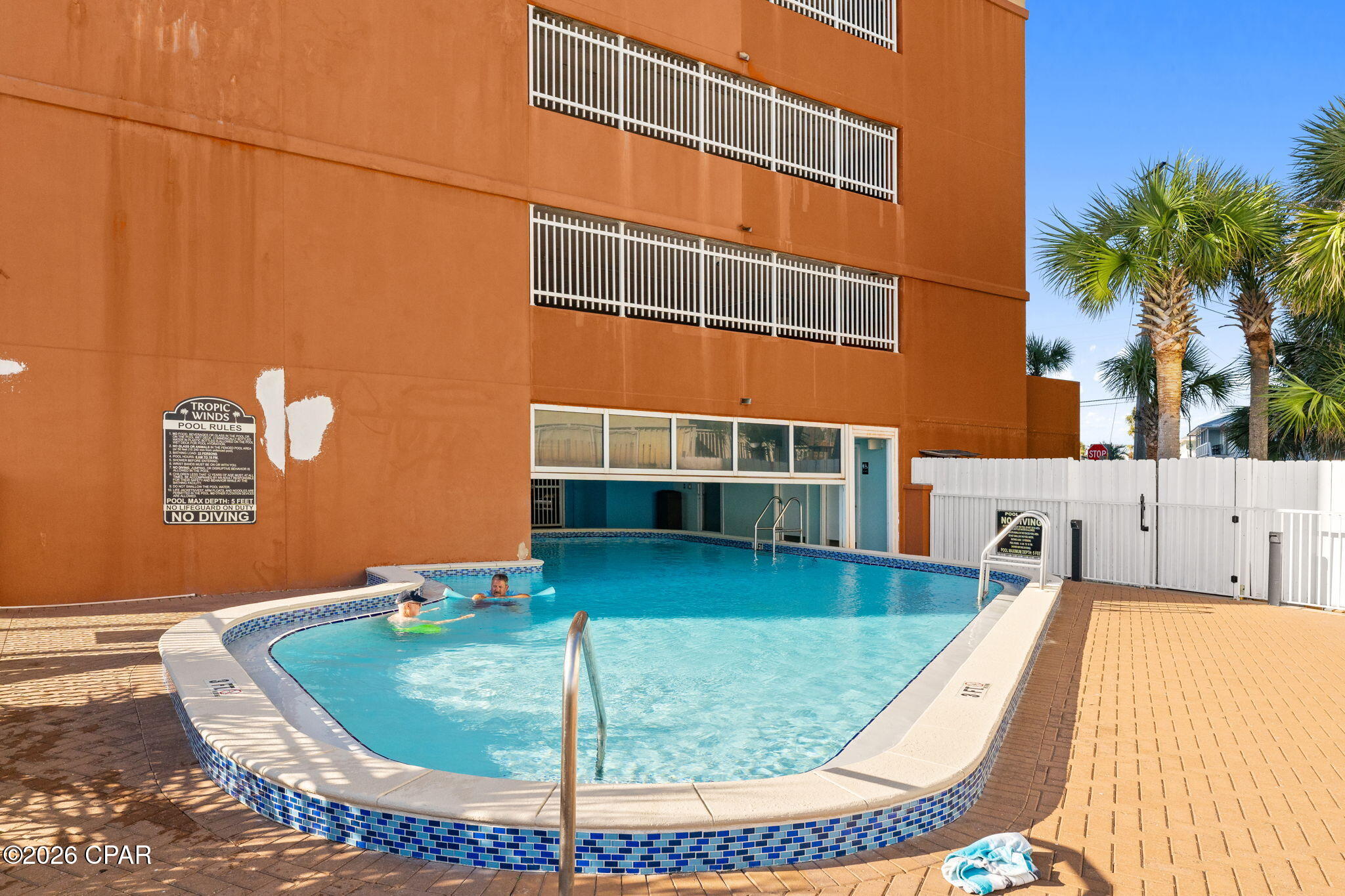 Tropic Winds - Residential