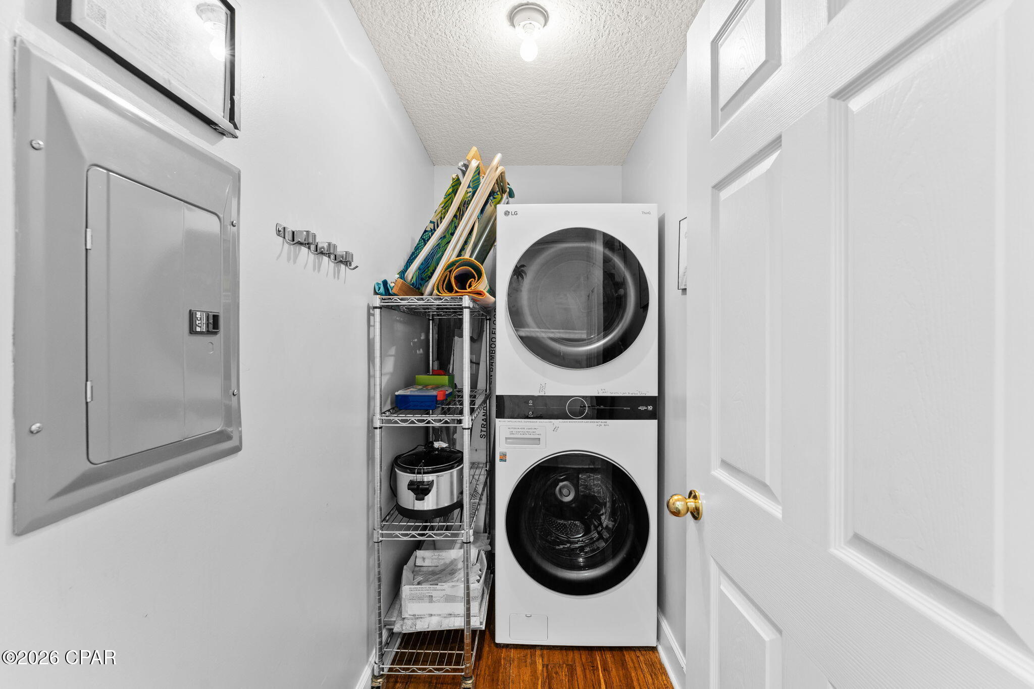 Tropic Winds - Residential