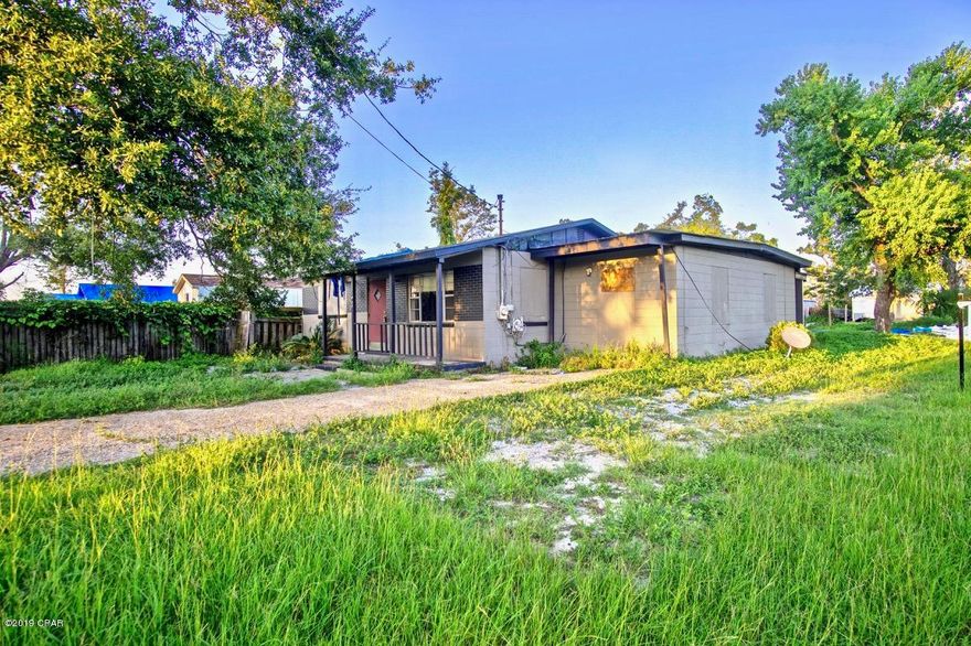 Whether you're looking to do a quick flip or you're looking for a fixer upper to bring in rental income this 3 bedroom, 2 bathroom home is the perfect property. Located on a corner lot and convenient to shopping, dining and schools. The HVAC was installed within the last 4 years. Don't hesitate to make your offer today!