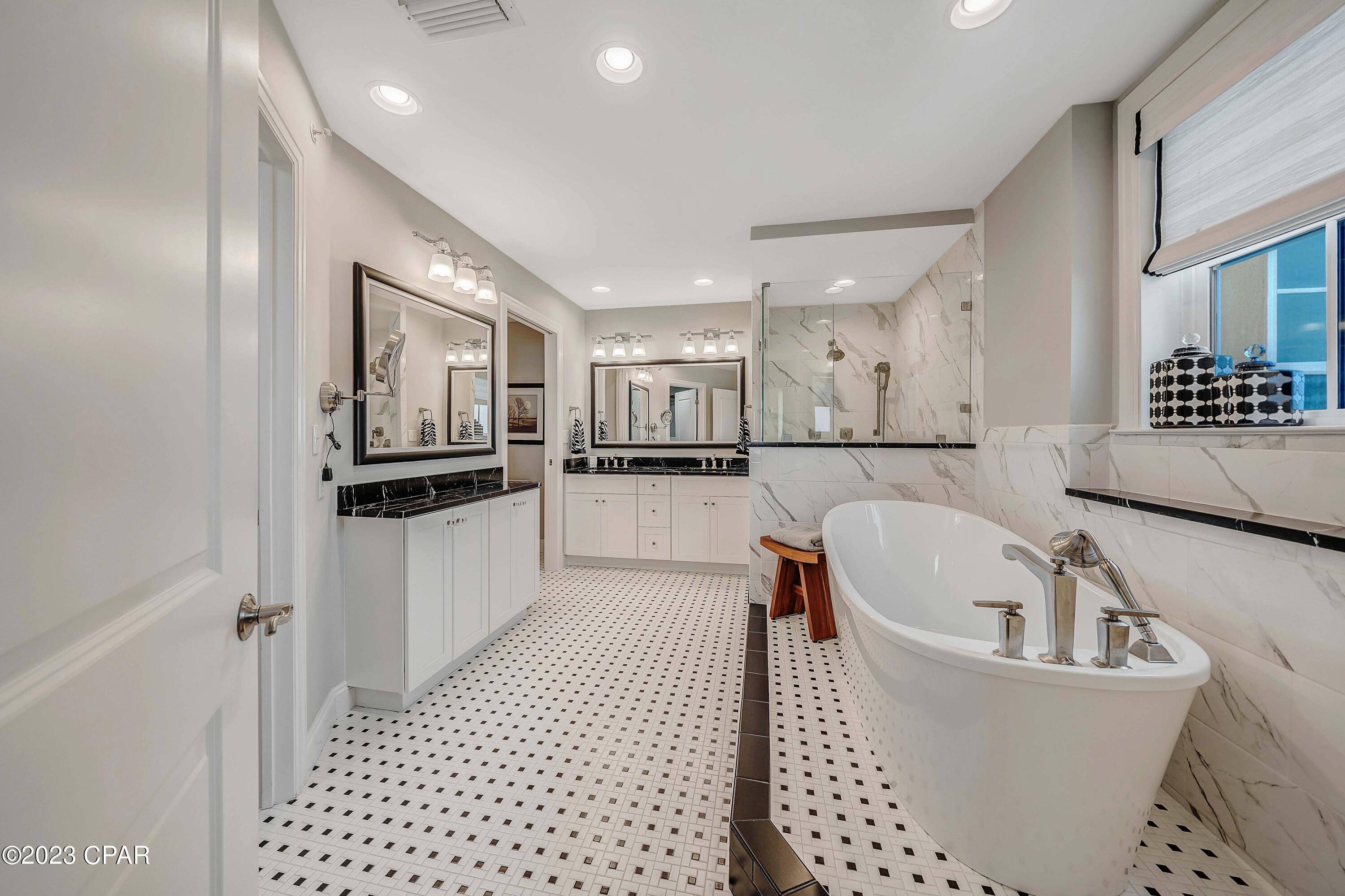 En Soleil Condo - Residential