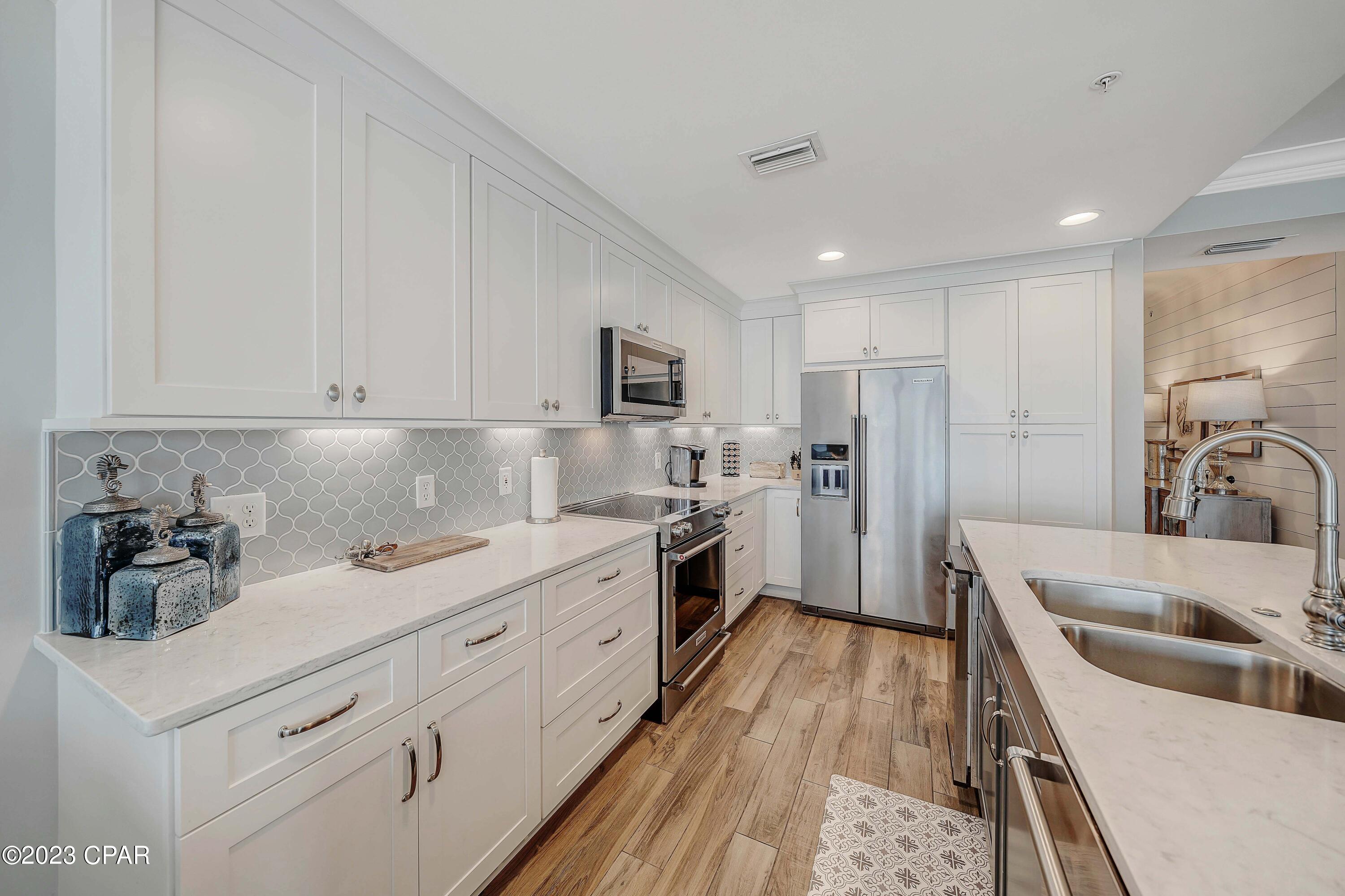 En Soleil Condo - Residential