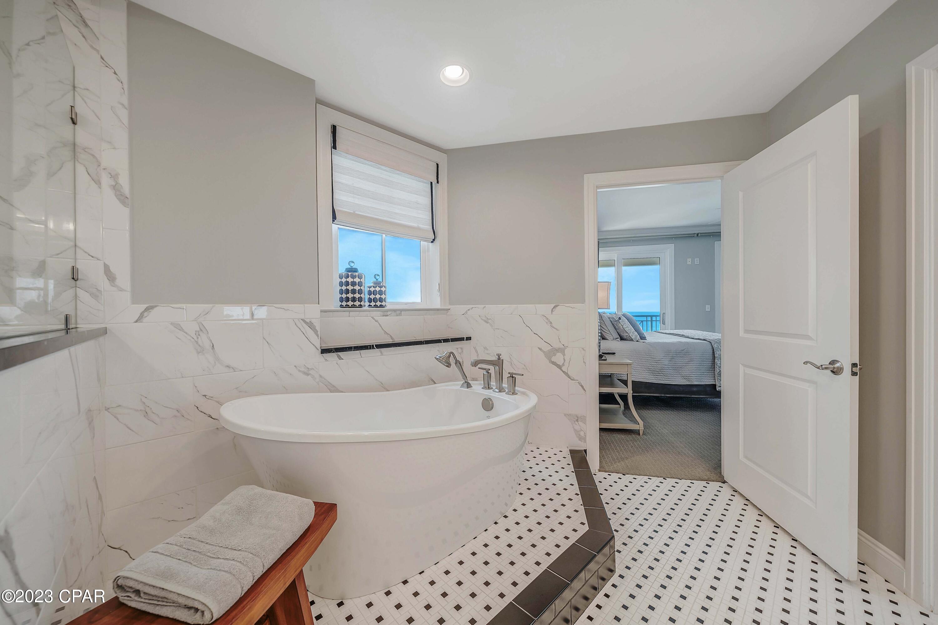 En Soleil Condo - Residential