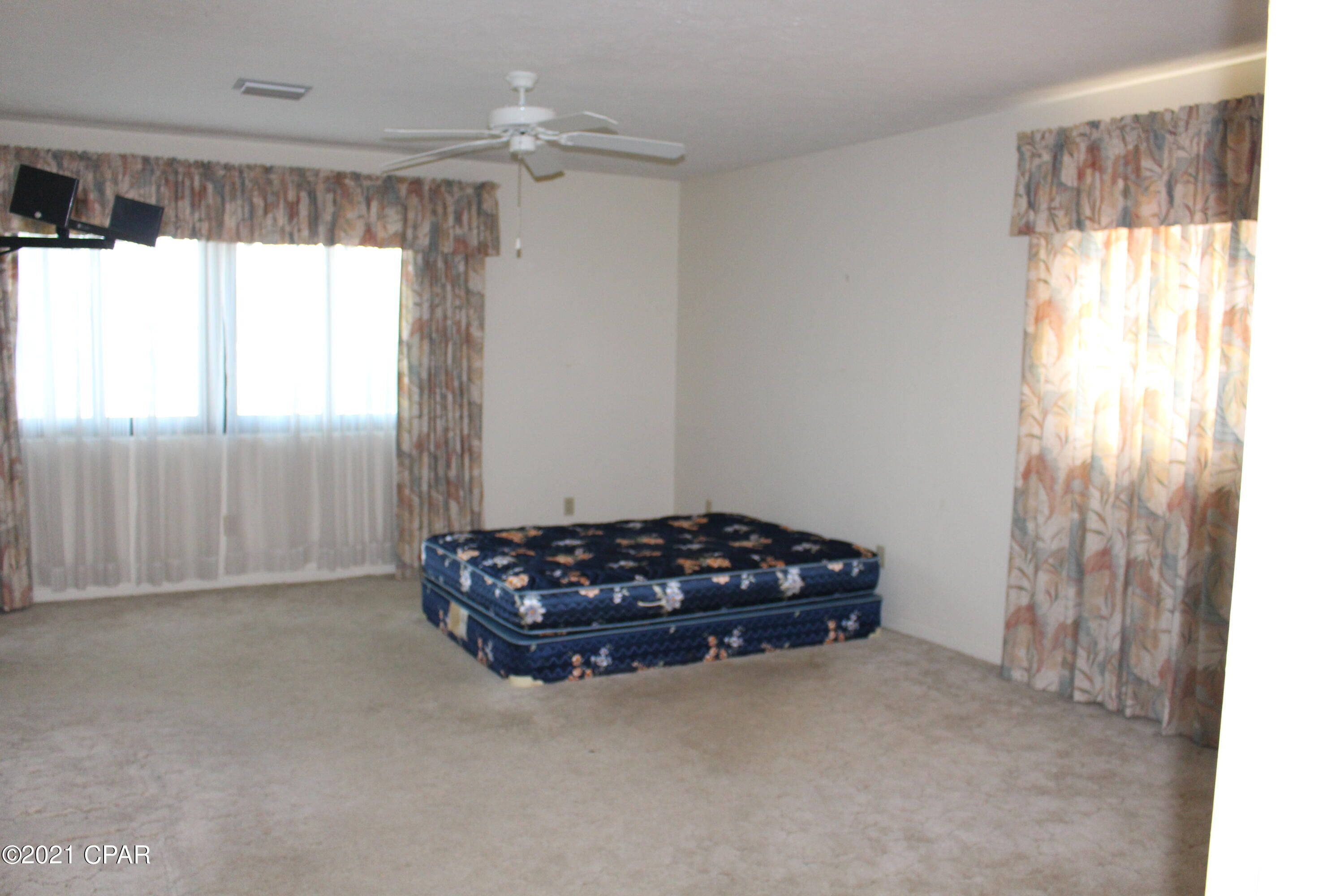 Shoreline Properties#1 - Residential