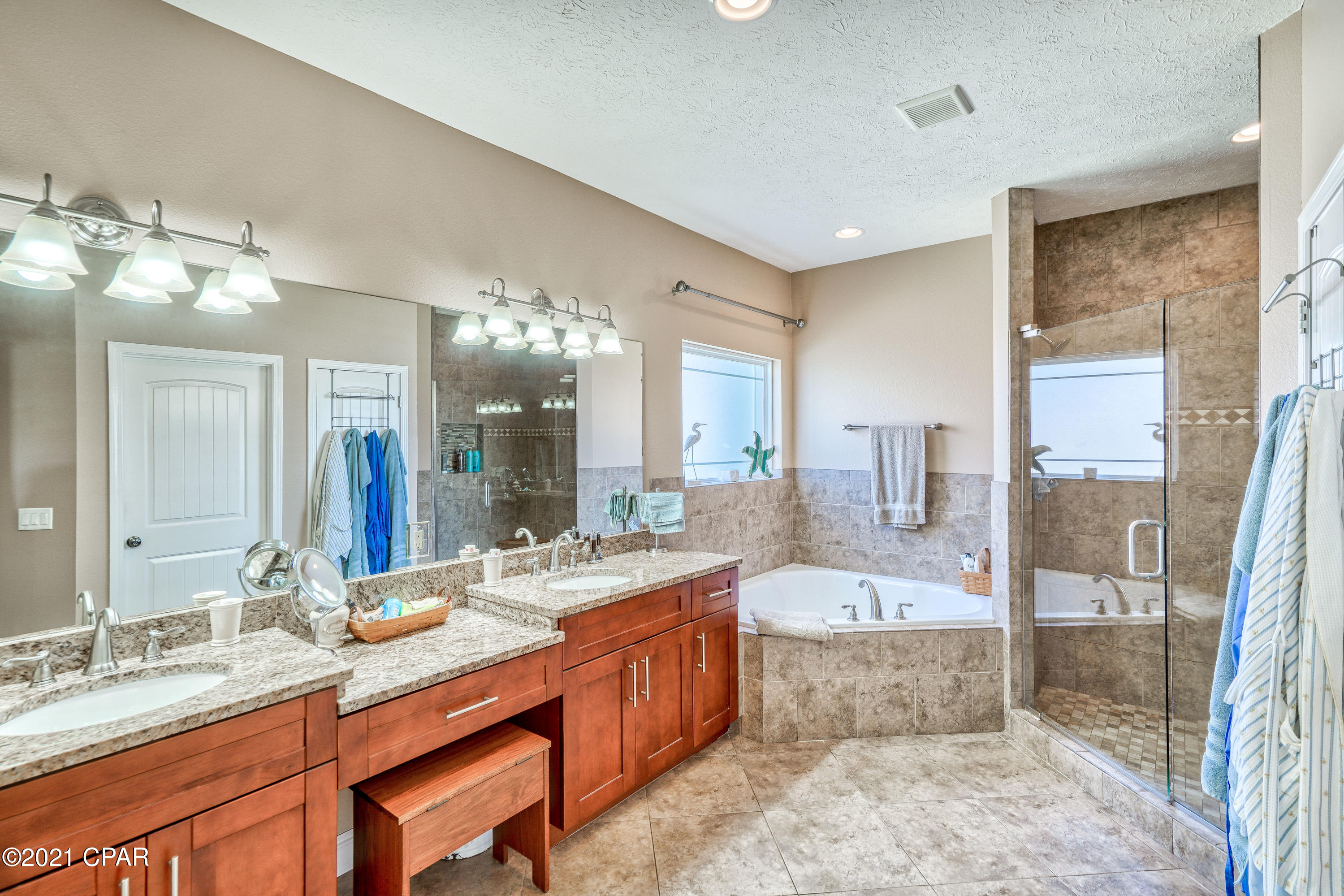 Colony Club - Residential