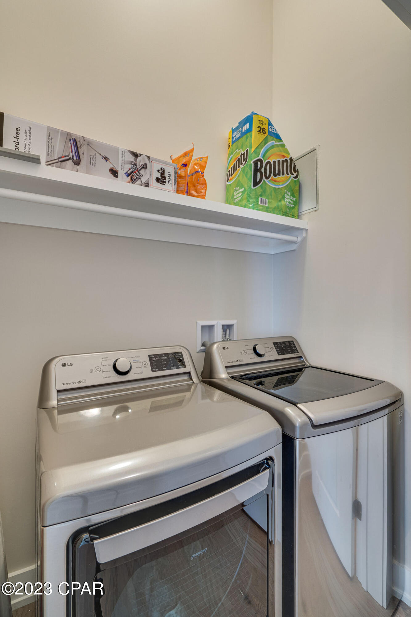 Lagoon Manor - Residential