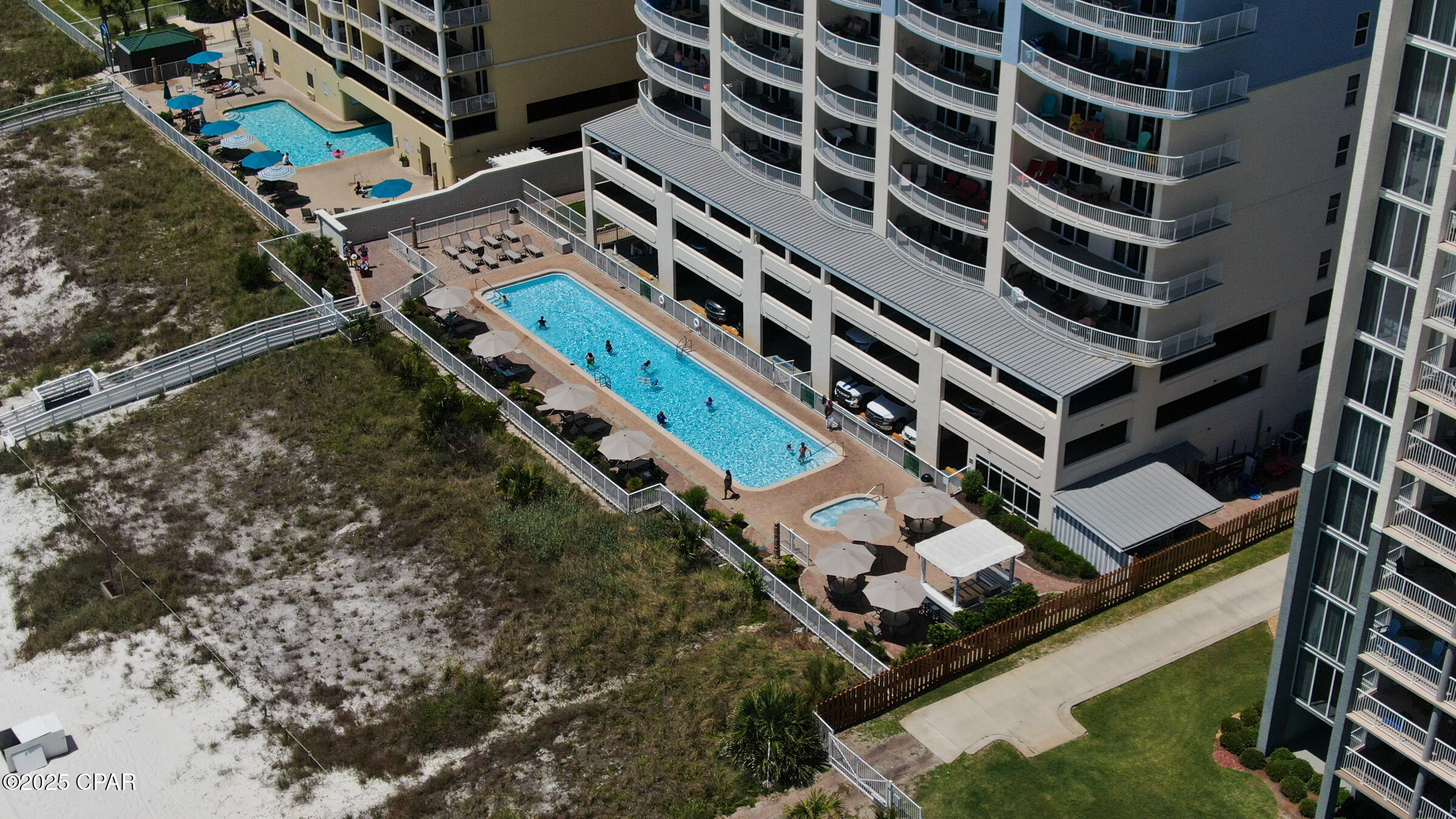 Twin Palms Resort - Residential