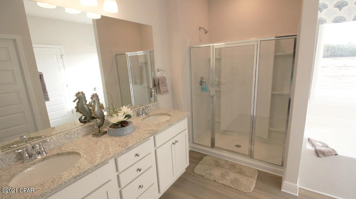 Emerald Cove Villas - Residential