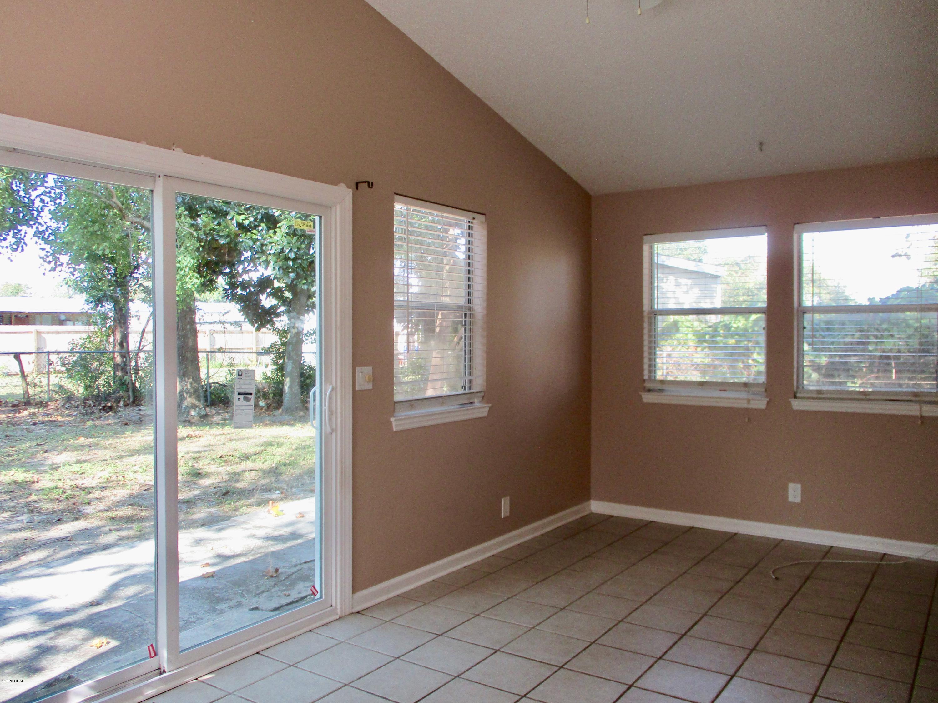 North Lagoon Oaks 1st - Residential