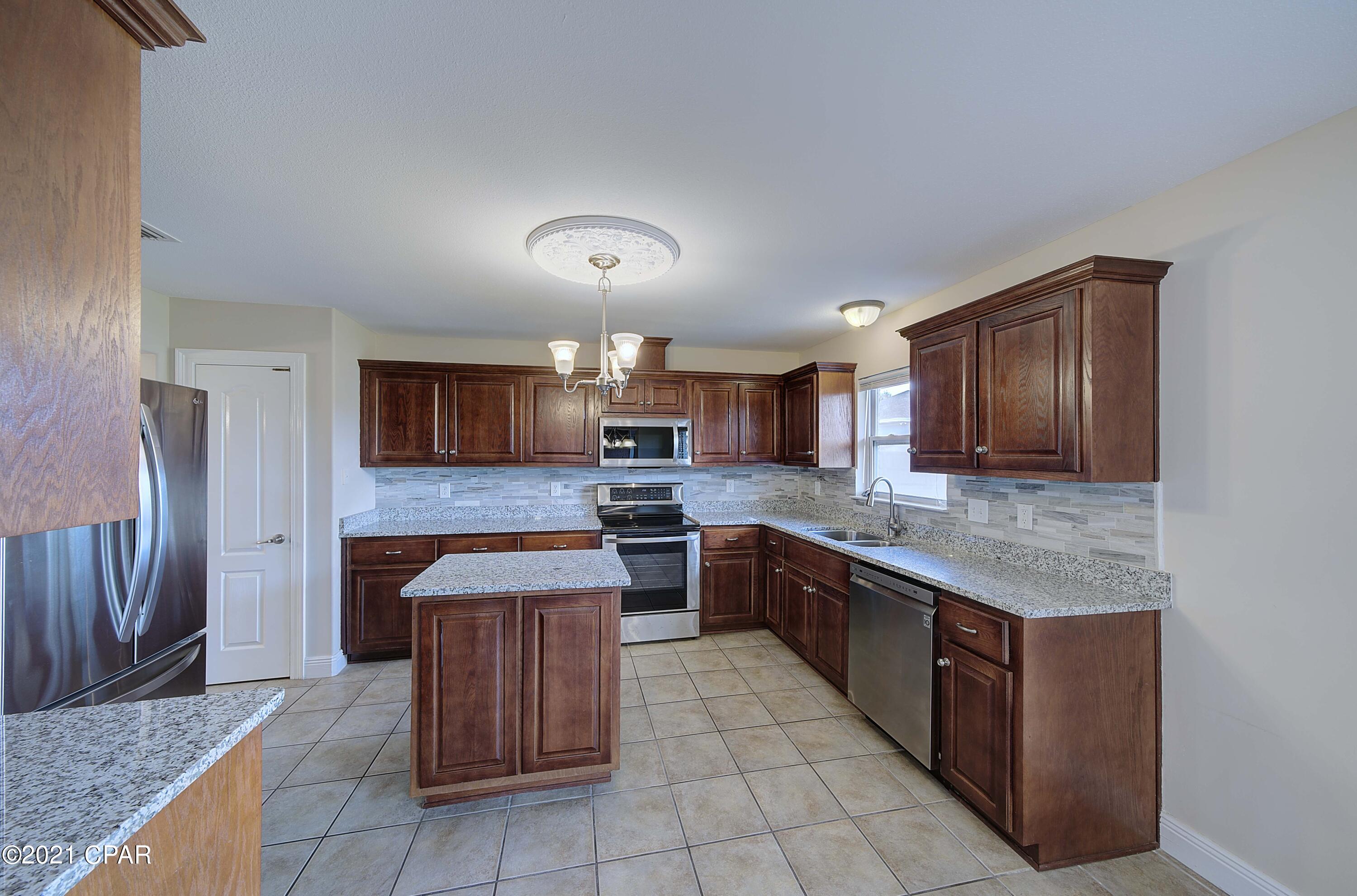 Kirkland Manor - Residential