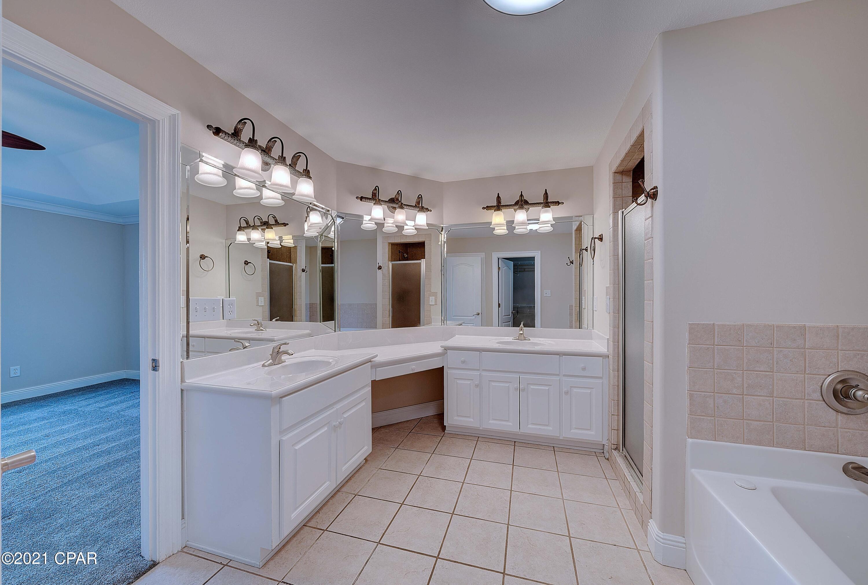 Kirkland Manor - Residential