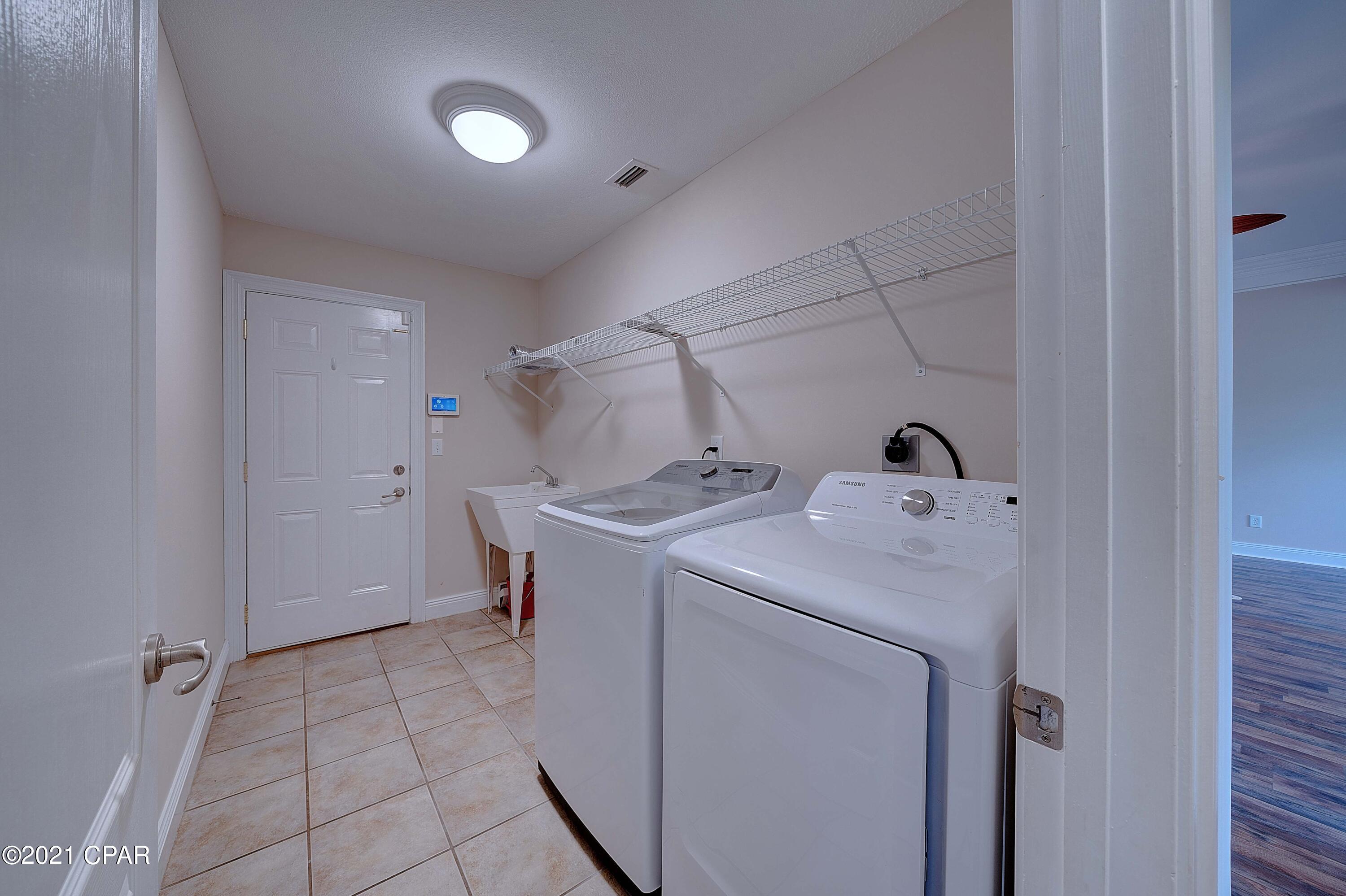 Kirkland Manor - Residential