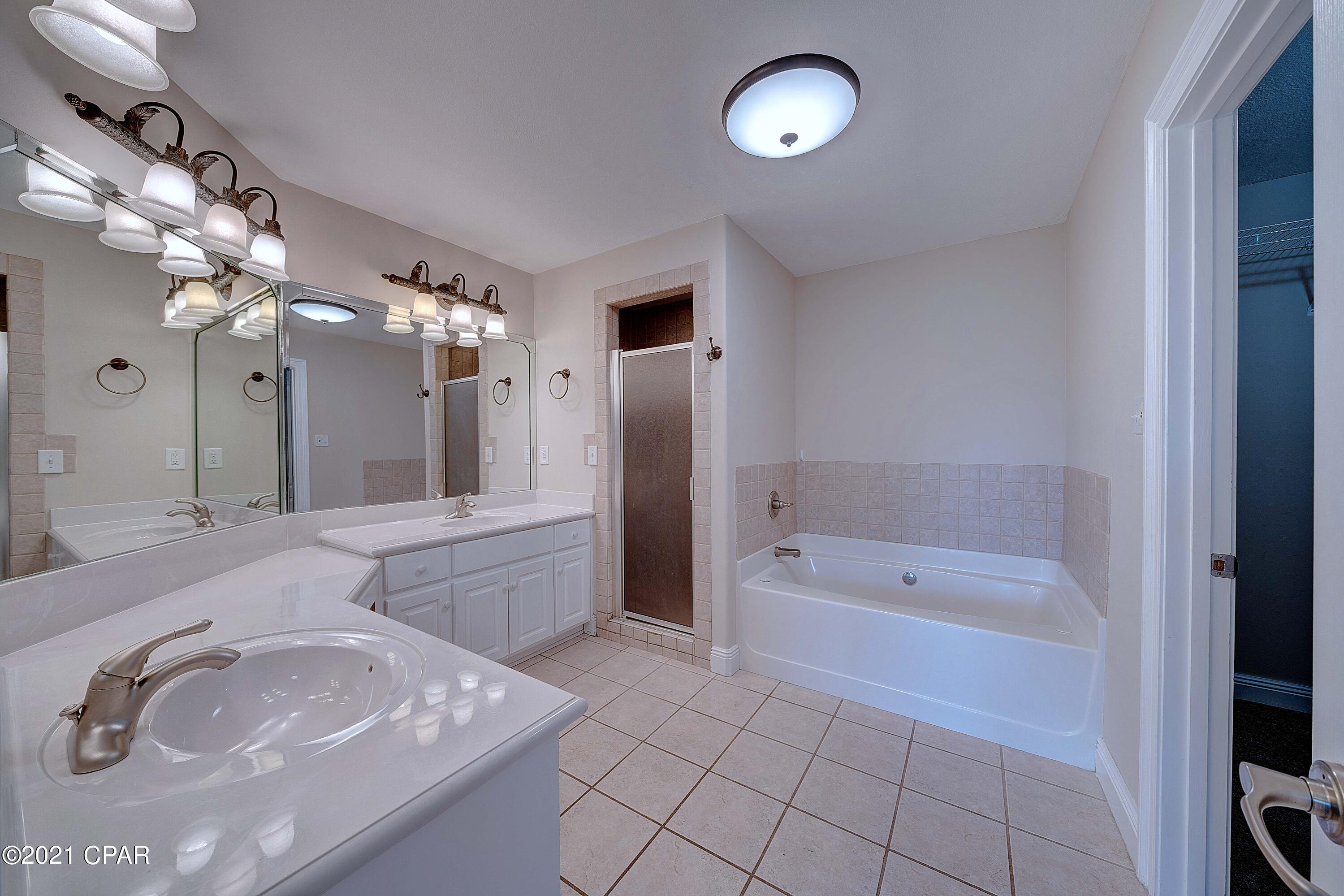 Kirkland Manor - Residential