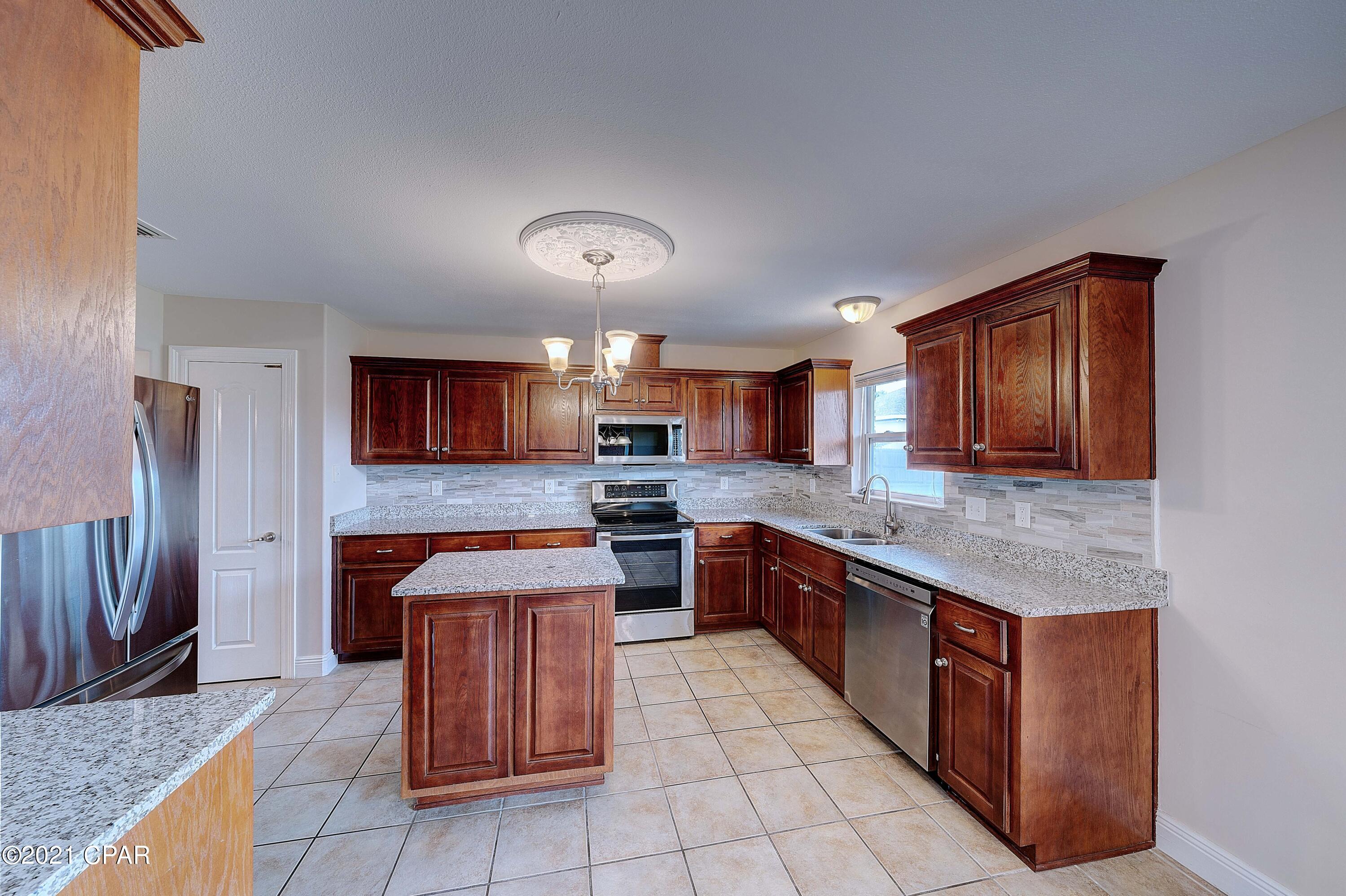 Kirkland Manor - Residential