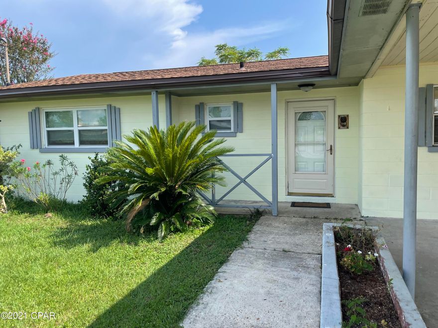 MOVE IN READY!!! This adorable 3 bedroom 2 bathroom house is perfect for a family or could be purchased as a rental property. Recent upgrades and repairs included walk-in tile shower, new roof, new glass doors, new carpet, new water heater and the AC is lest than 18 months old. Make sure you put this one on your list of properties to see.